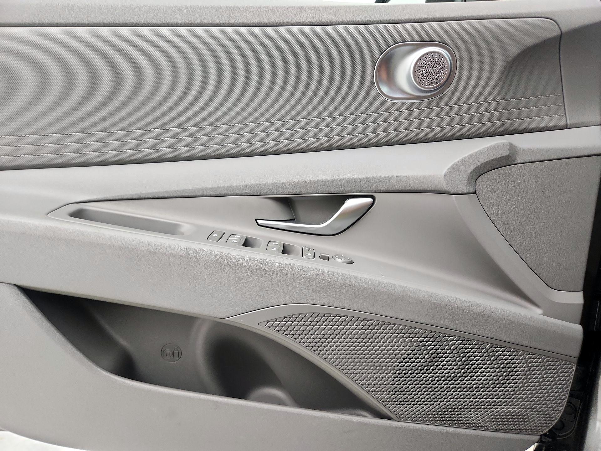 Thumbnail: 2024 Hyundai Elantra - 12