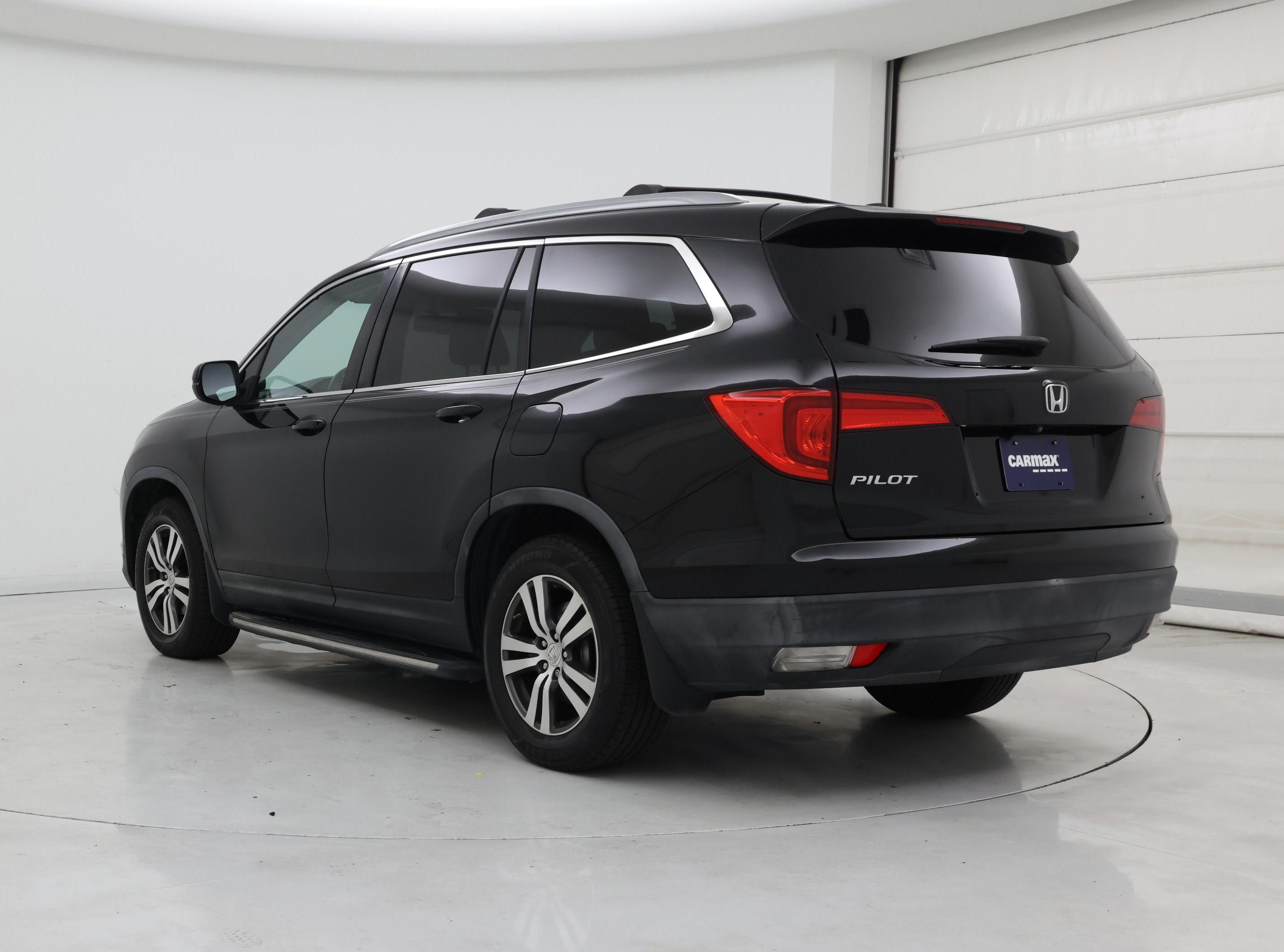 Thumbnail: 2016 Honda Pilot - 2
