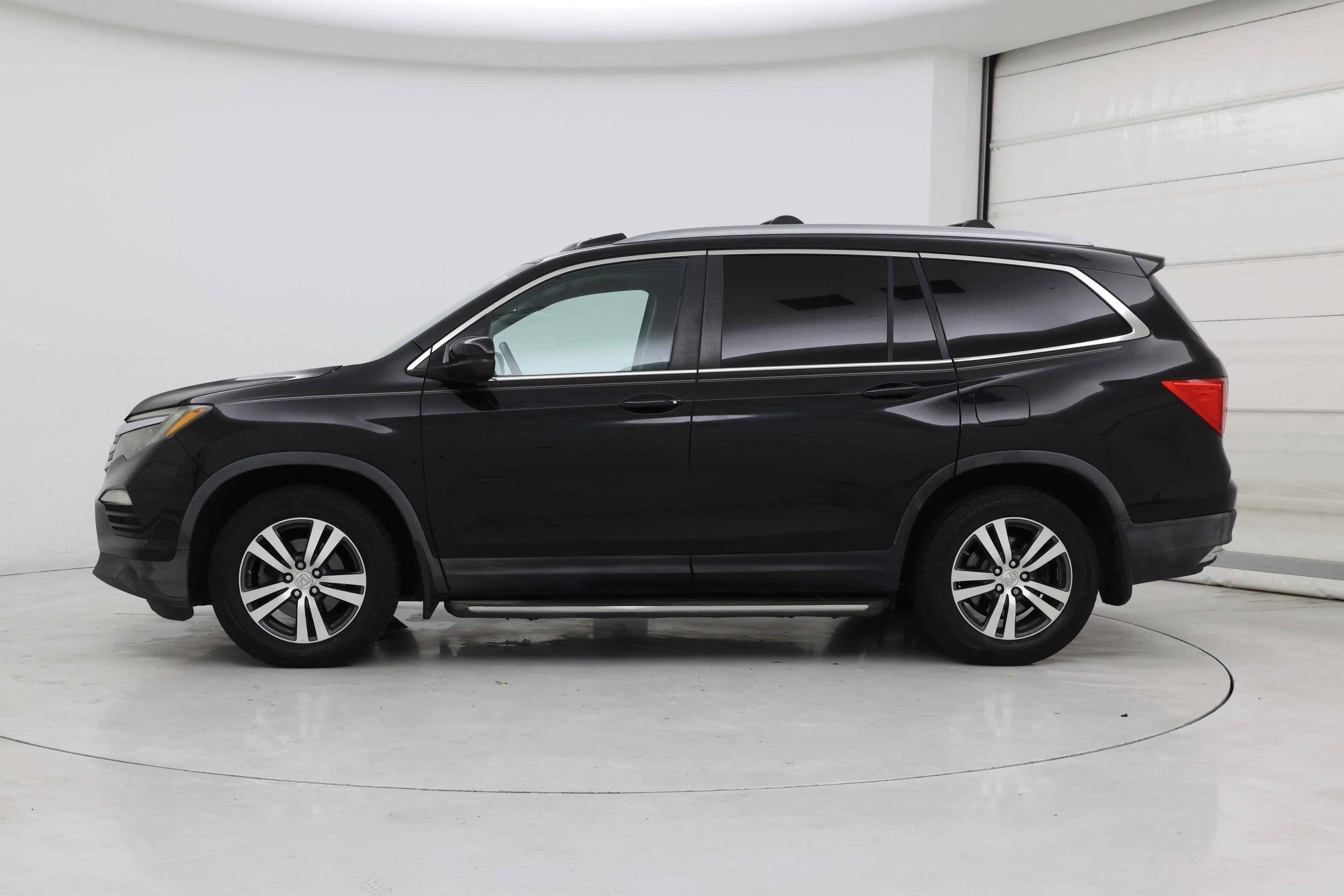 Thumbnail: 2016 Honda Pilot - 3