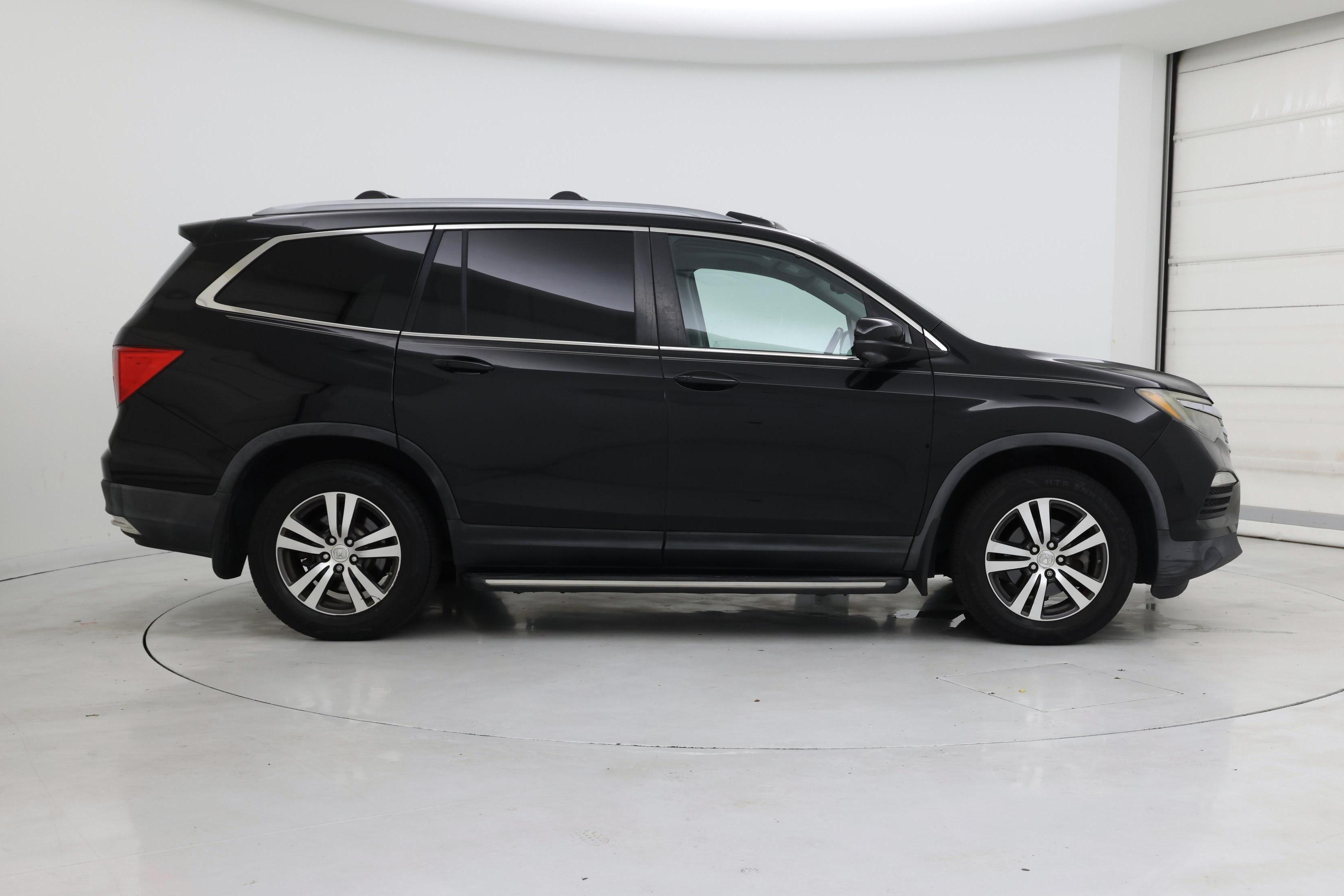 Thumbnail: 2016 Honda Pilot - 7
