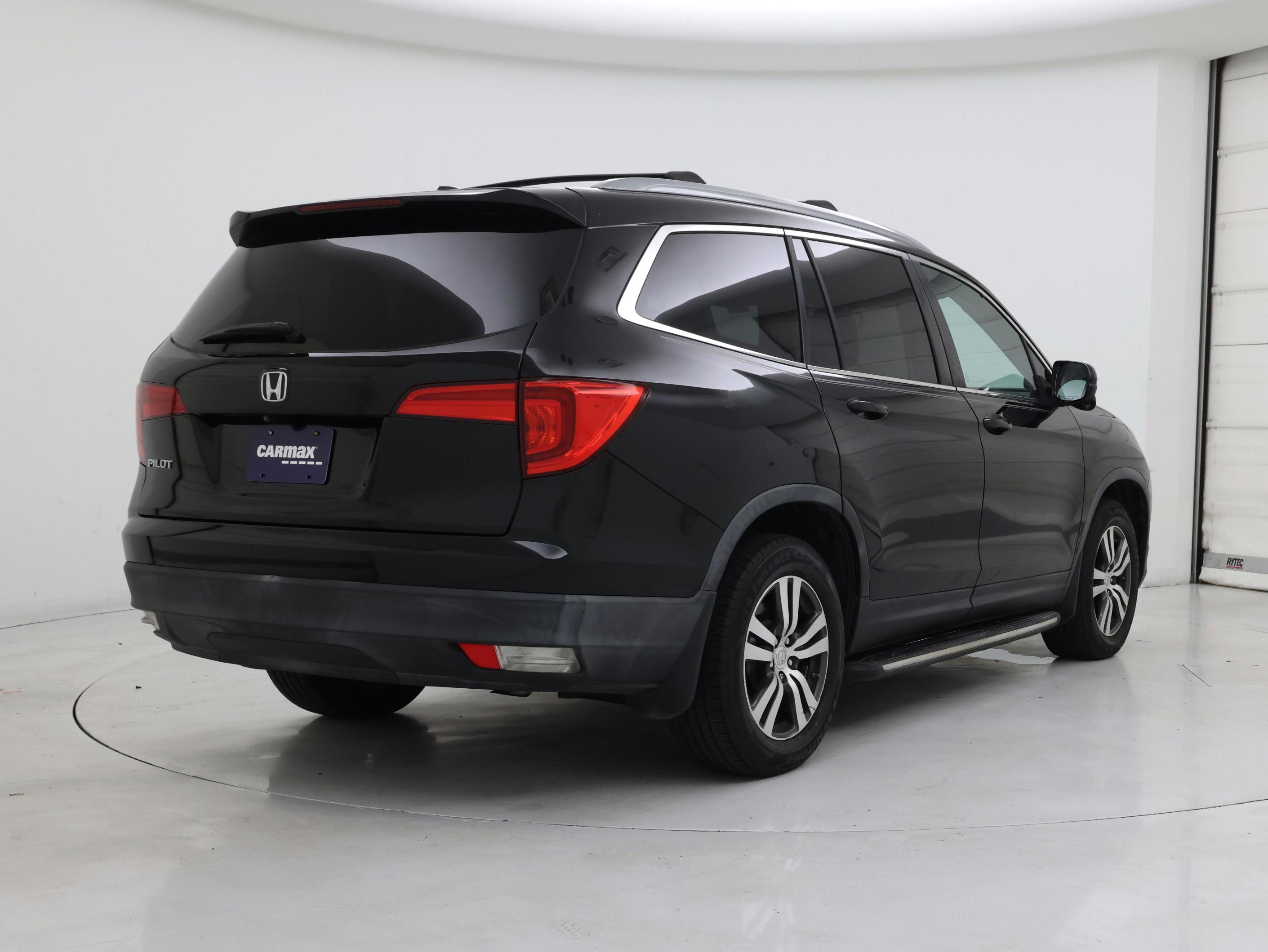 Thumbnail: 2016 Honda Pilot - 8
