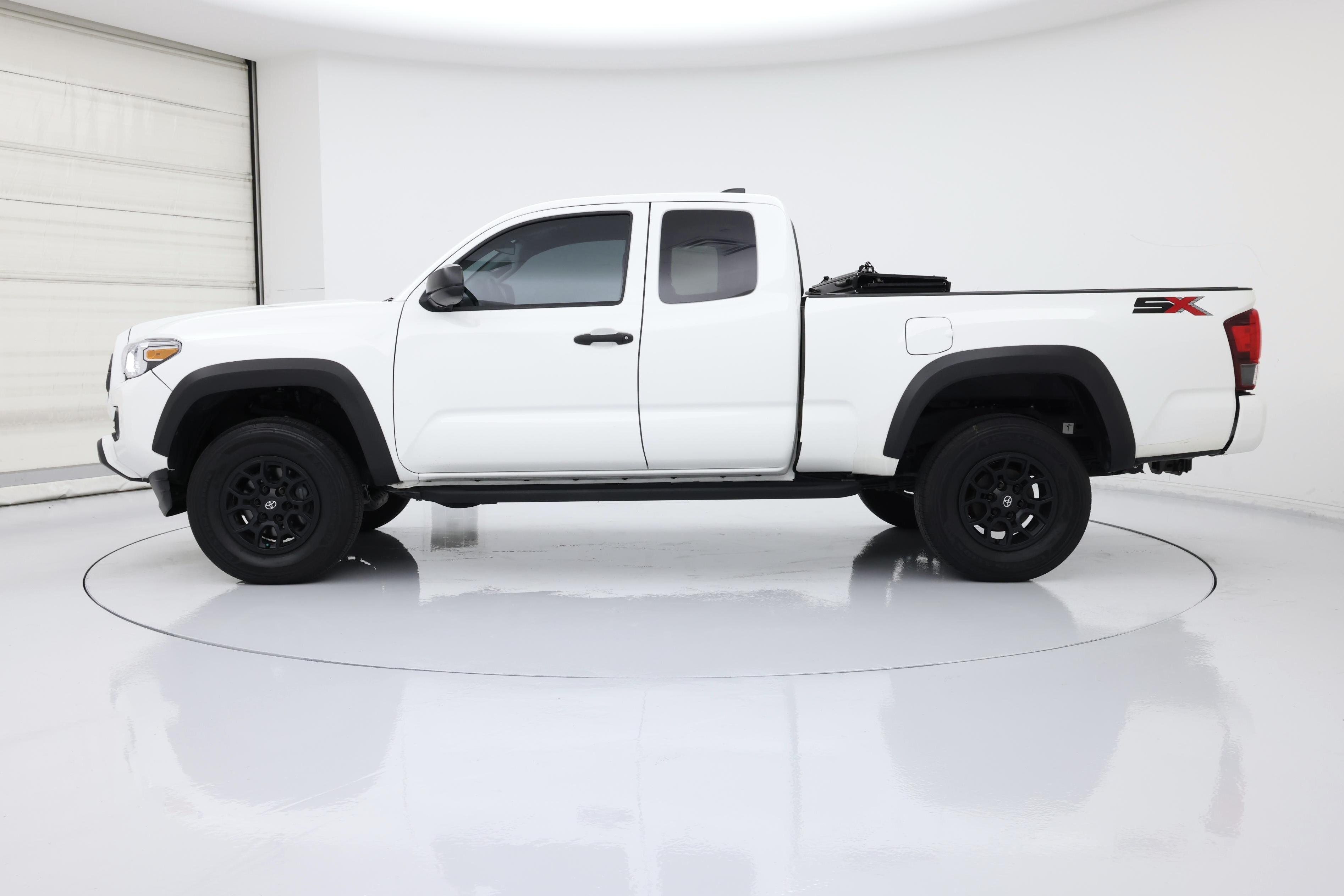 Thumbnail: 2022 Toyota Tacoma - 3