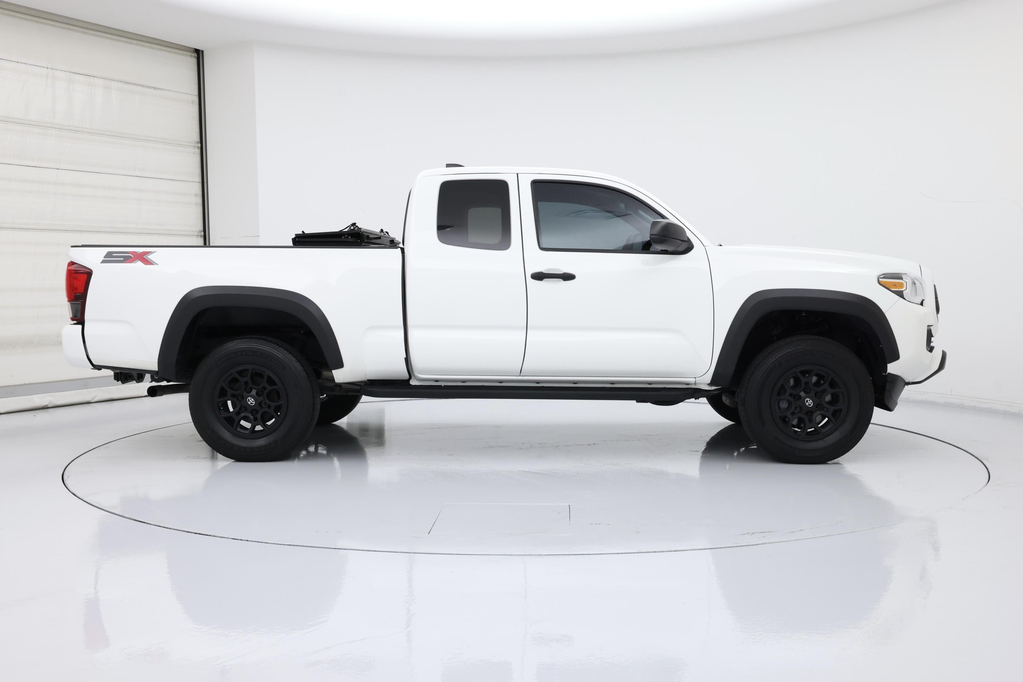 Thumbnail: 2022 Toyota Tacoma - 7