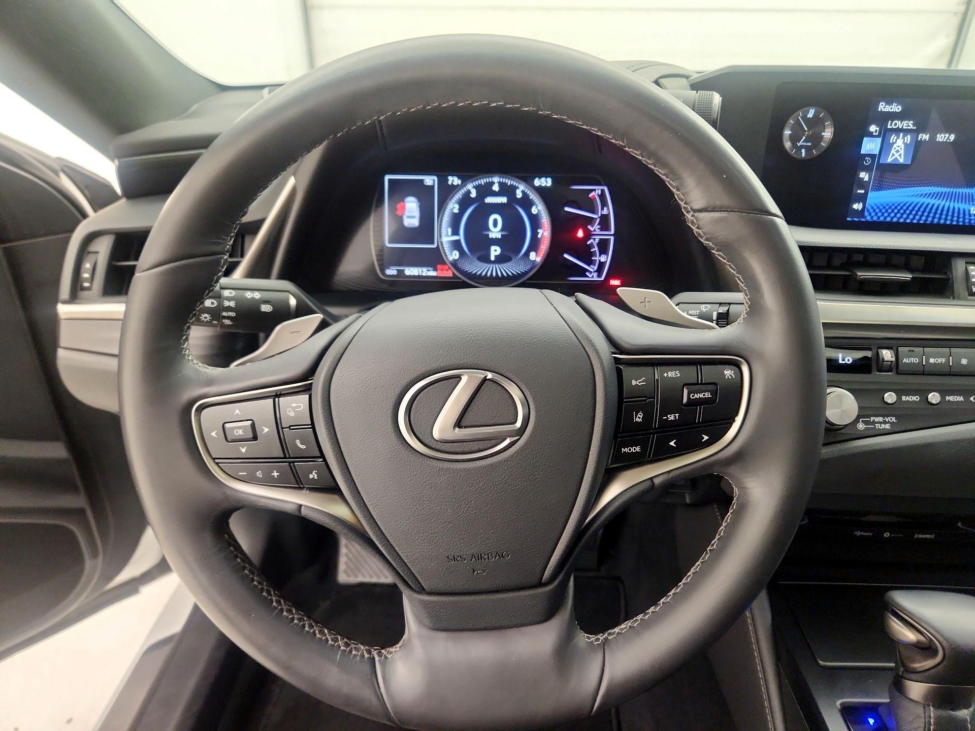 Thumbnail: 2021 Lexus ES - 10