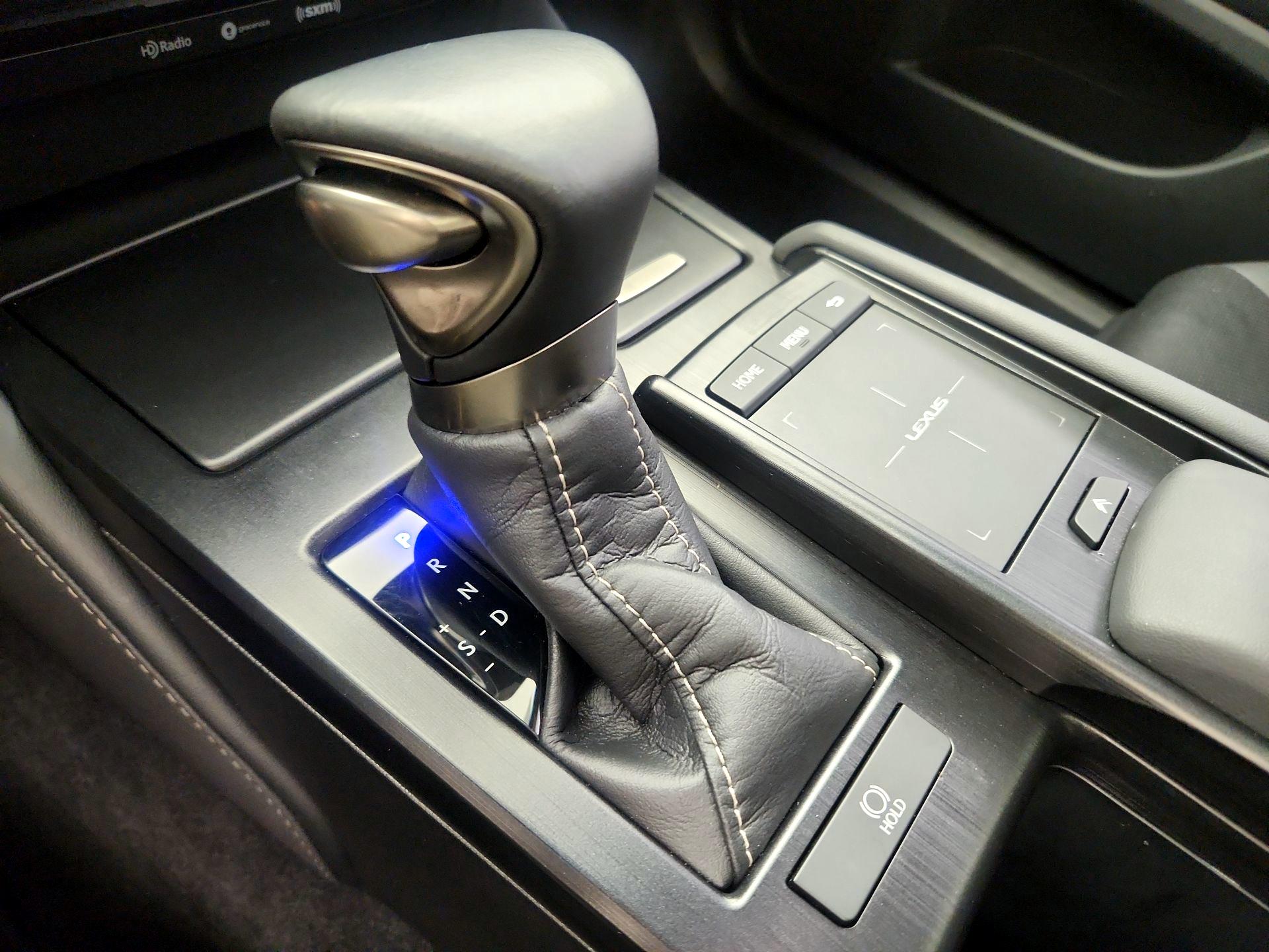 Thumbnail: 2021 Lexus ES - 17