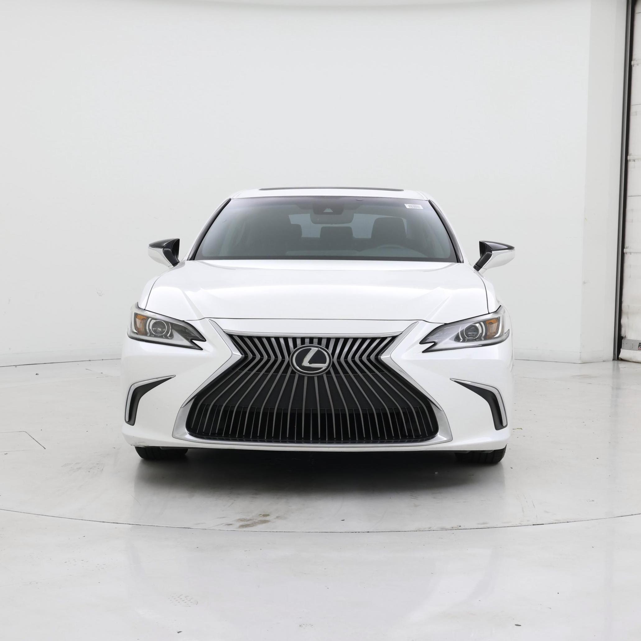 Thumbnail: 2021 Lexus ES - 5