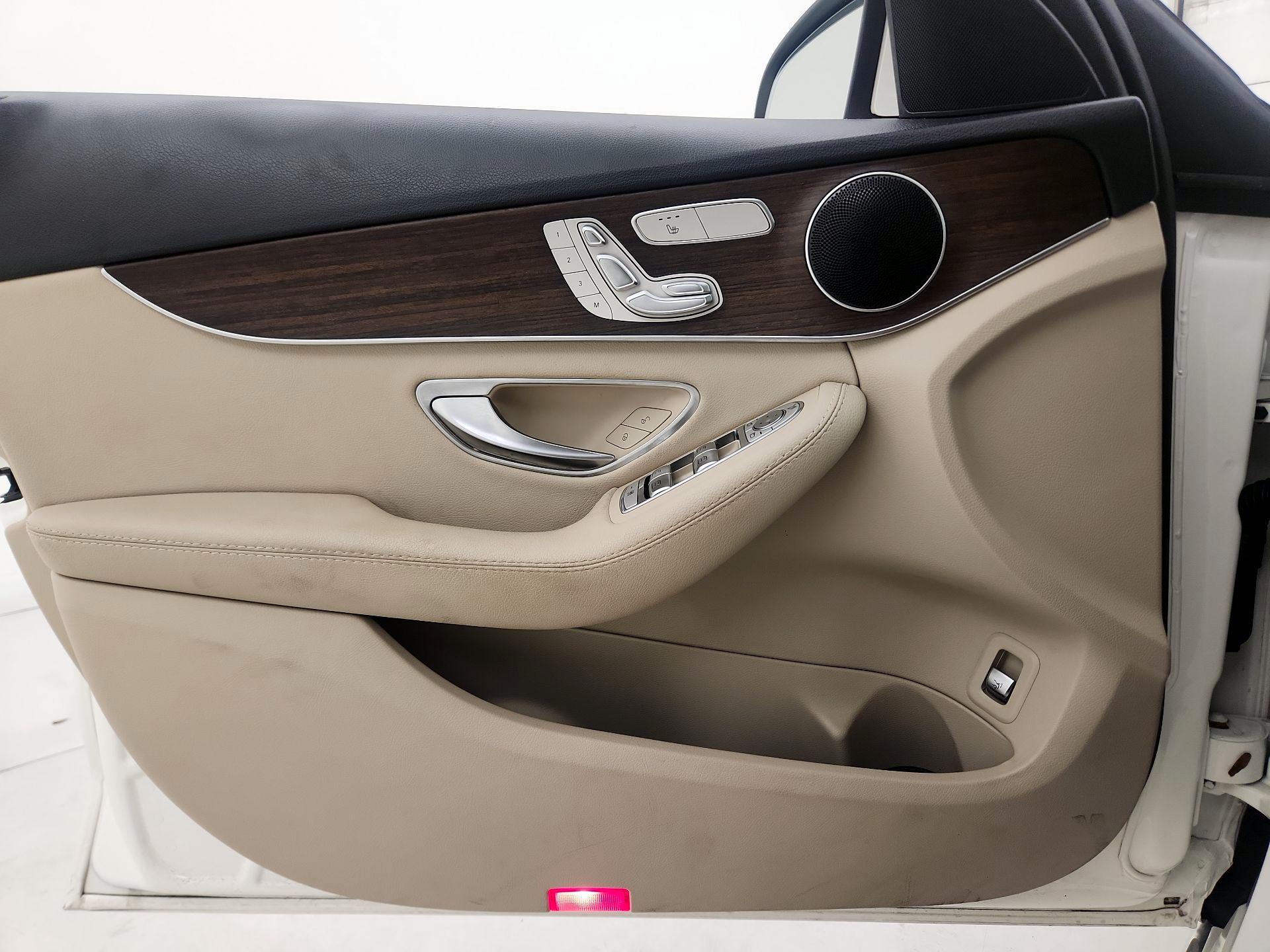 Thumbnail: 2019 Mercedes-Benz C-Class - 12