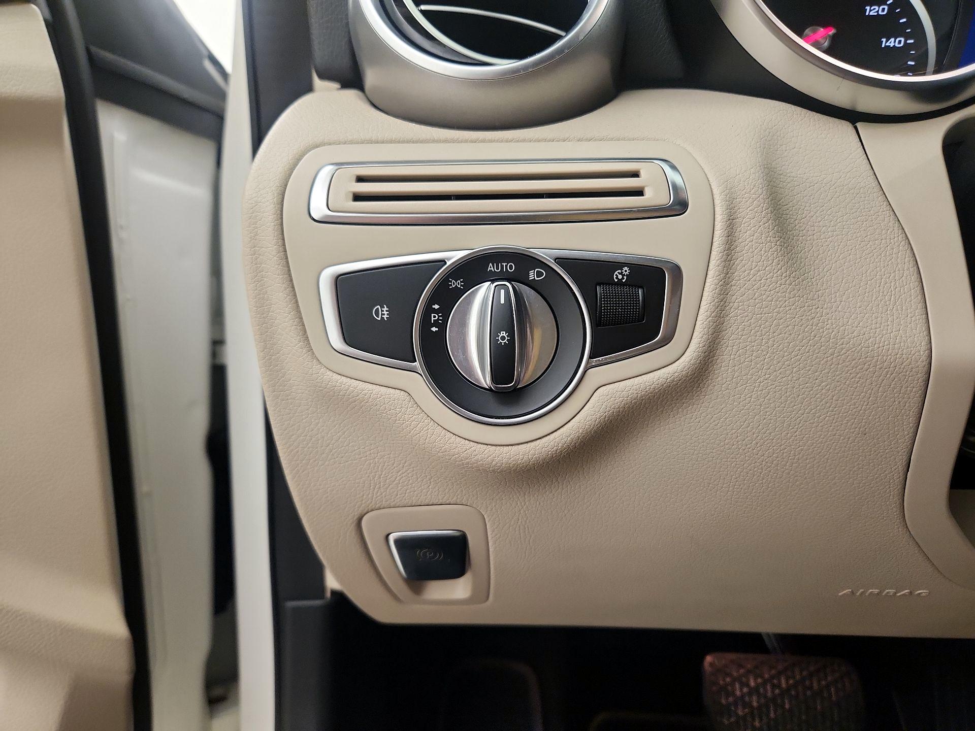 Thumbnail: 2019 Mercedes-Benz C-Class - 13