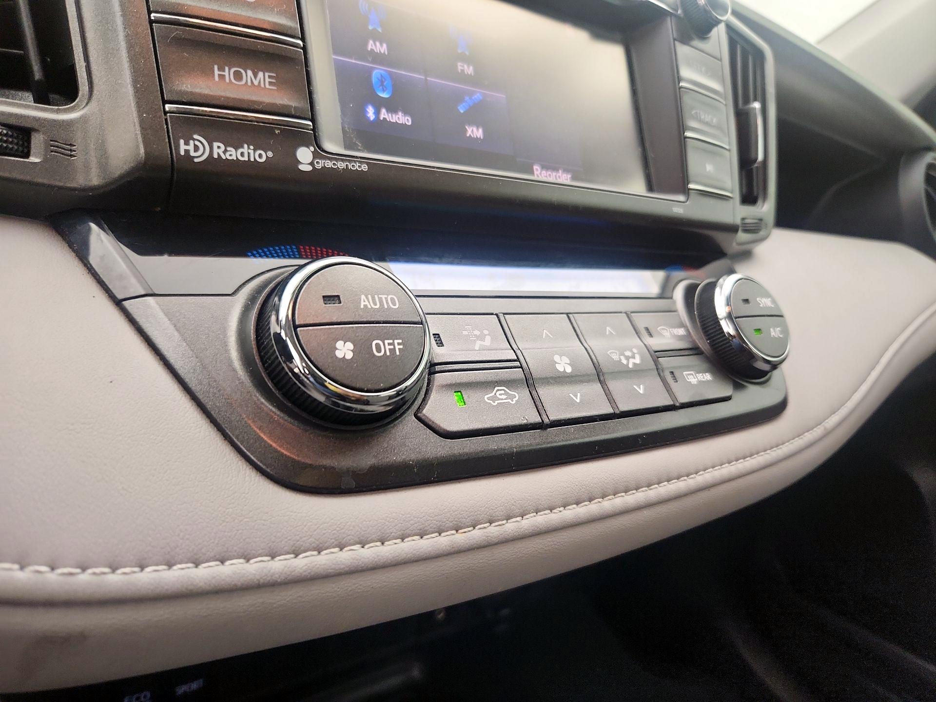 Thumbnail: 2015 Toyota RAV4 - 16