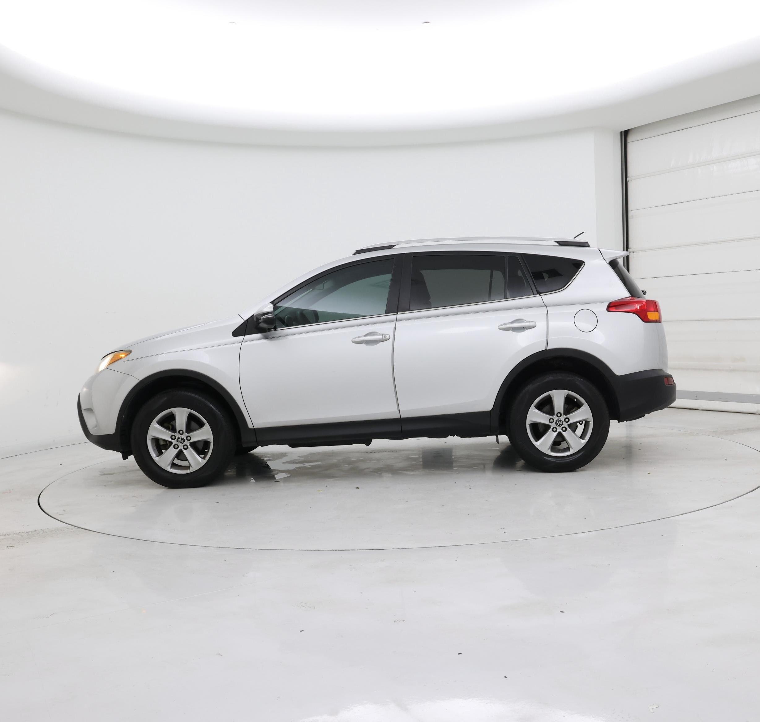 Thumbnail: 2015 Toyota RAV4 - 3