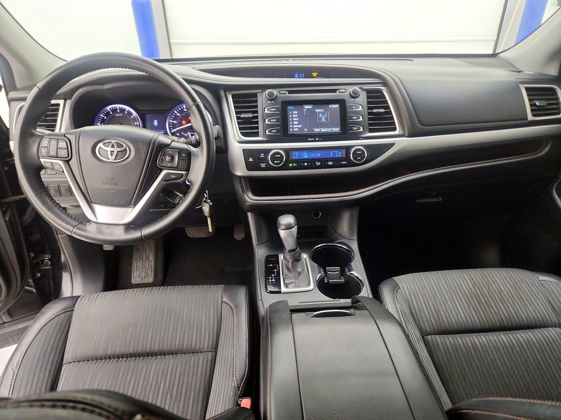 Thumbnail: 2014 Toyota Highlander - 9