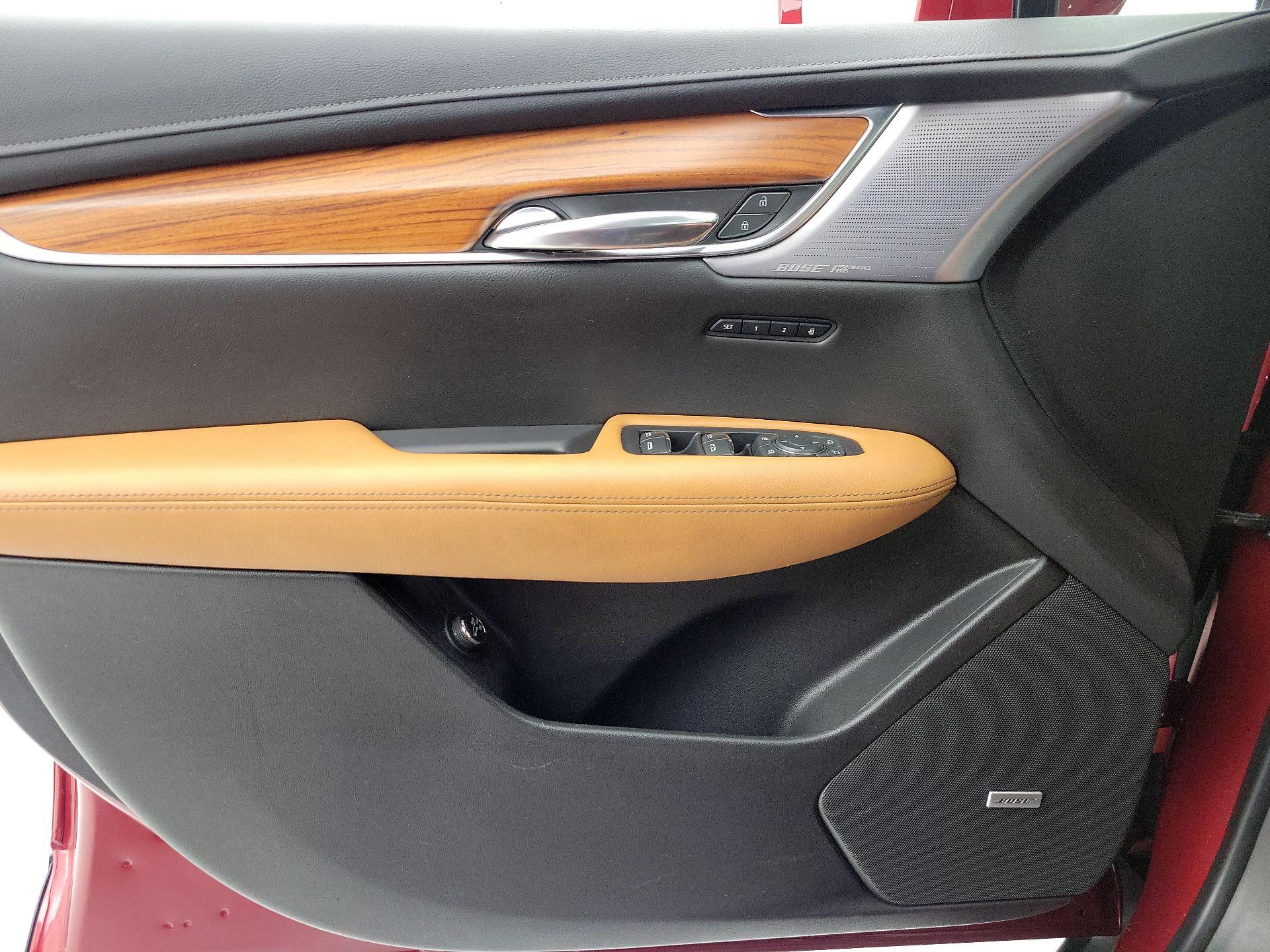Thumbnail: 2020 Cadillac XT5 - 12