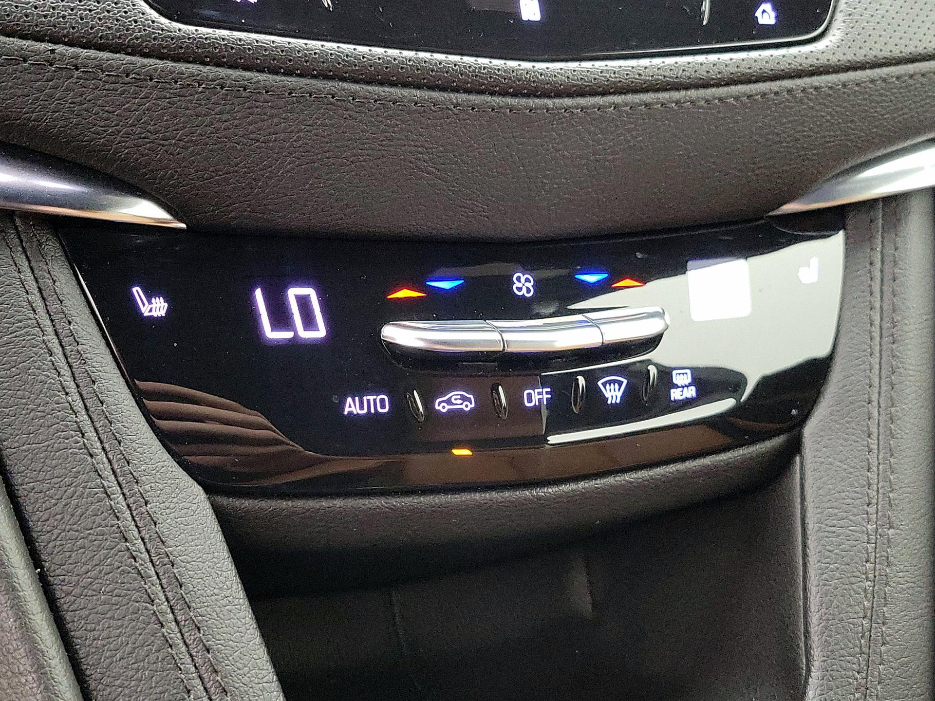 Thumbnail: 2020 Cadillac XT5 - 16
