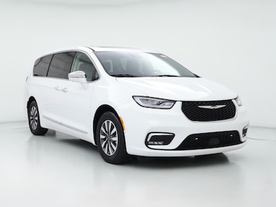 White 2022 Chrysler Pacifica Hybrid Limited