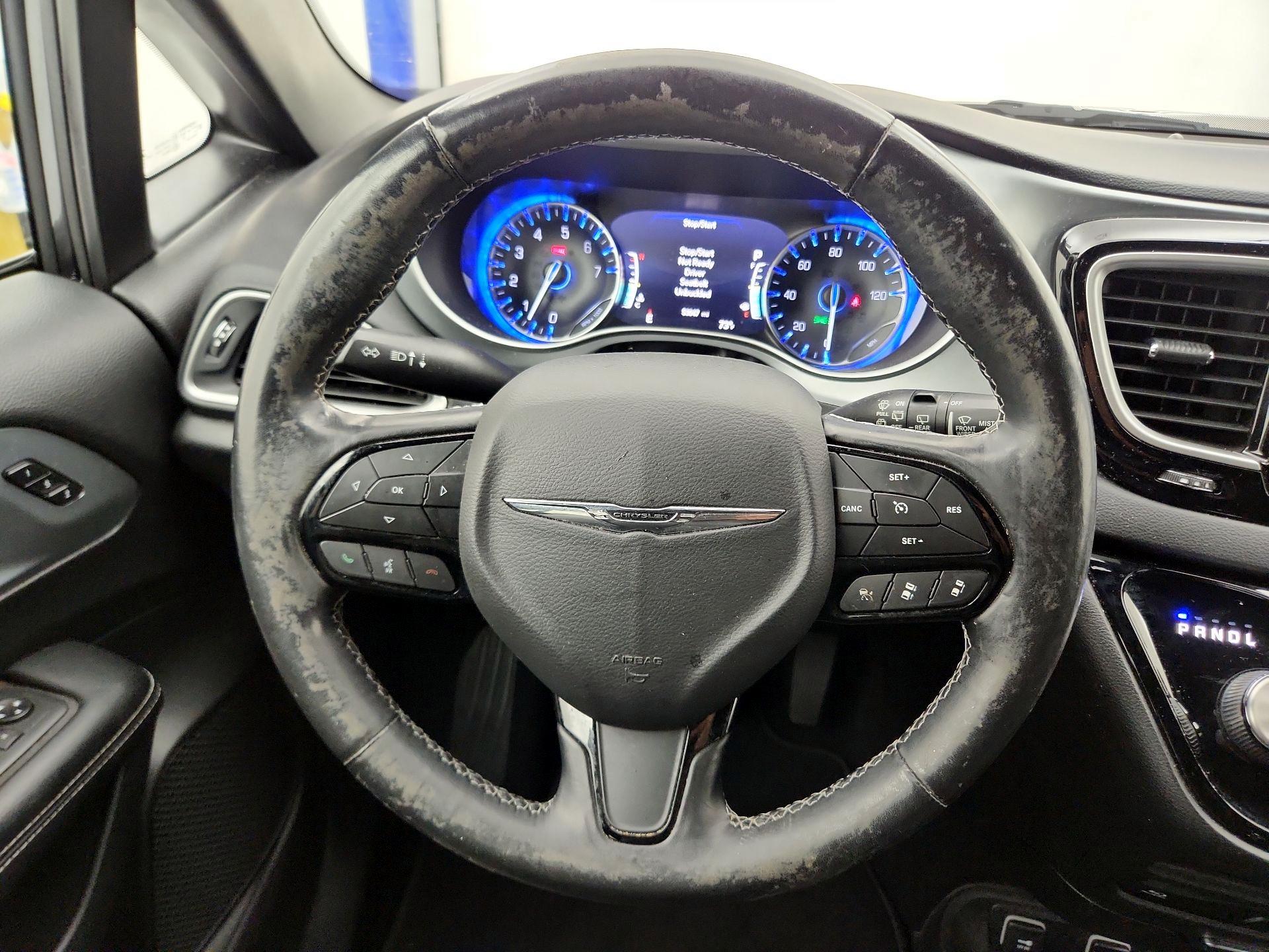 Thumbnail: 2020 Chrysler Pacifica - 10