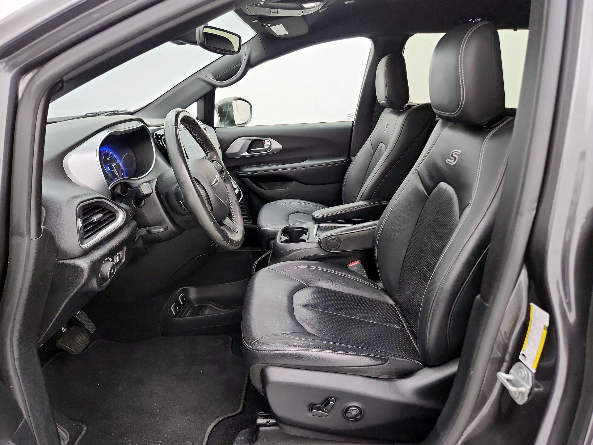 Thumbnail: 2020 Chrysler Pacifica - 11