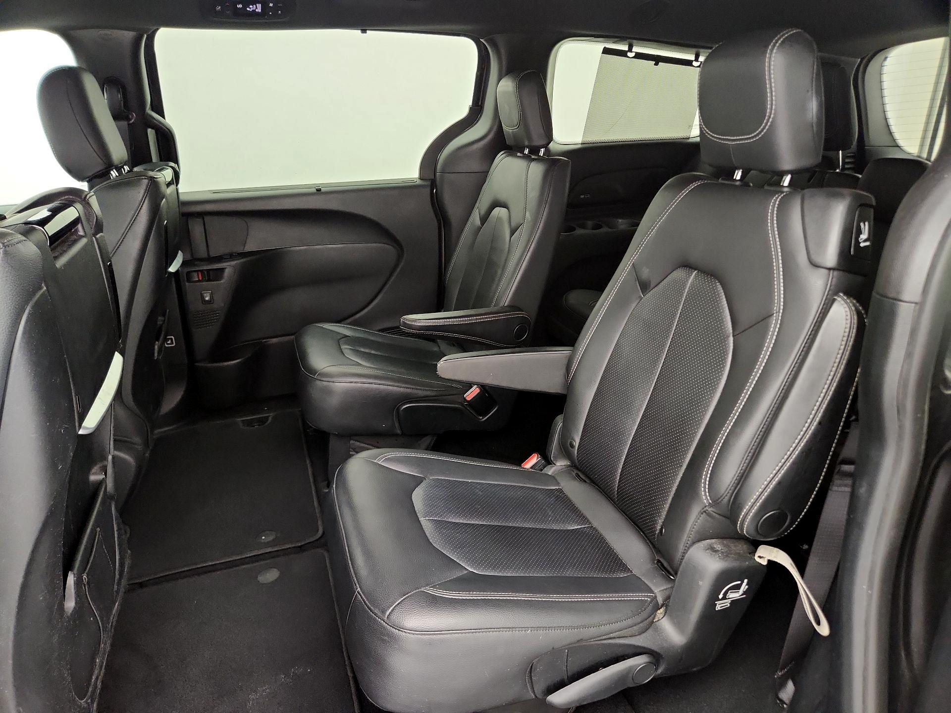 Thumbnail: 2020 Chrysler Pacifica - 20