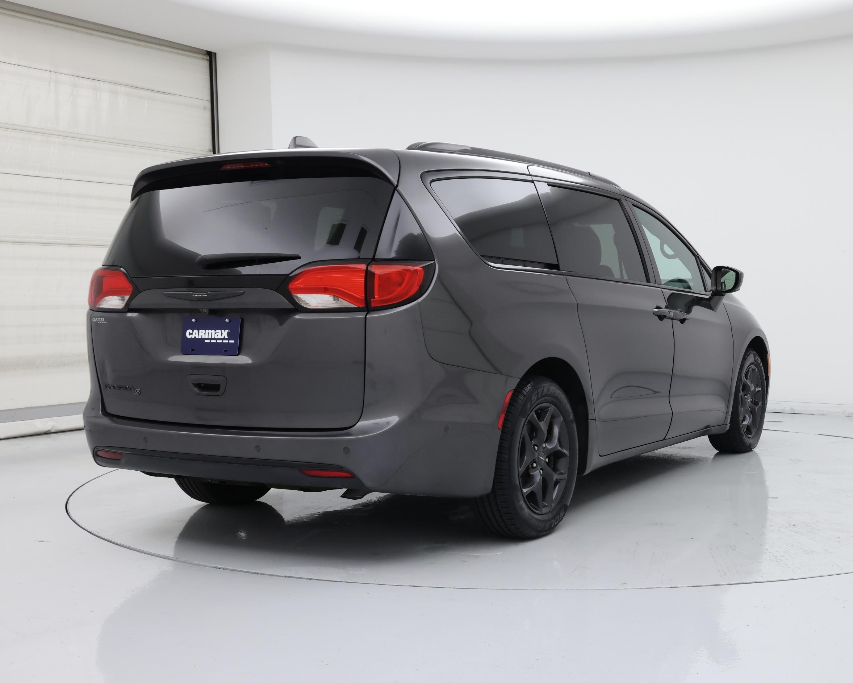 Thumbnail: 2020 Chrysler Pacifica - 8