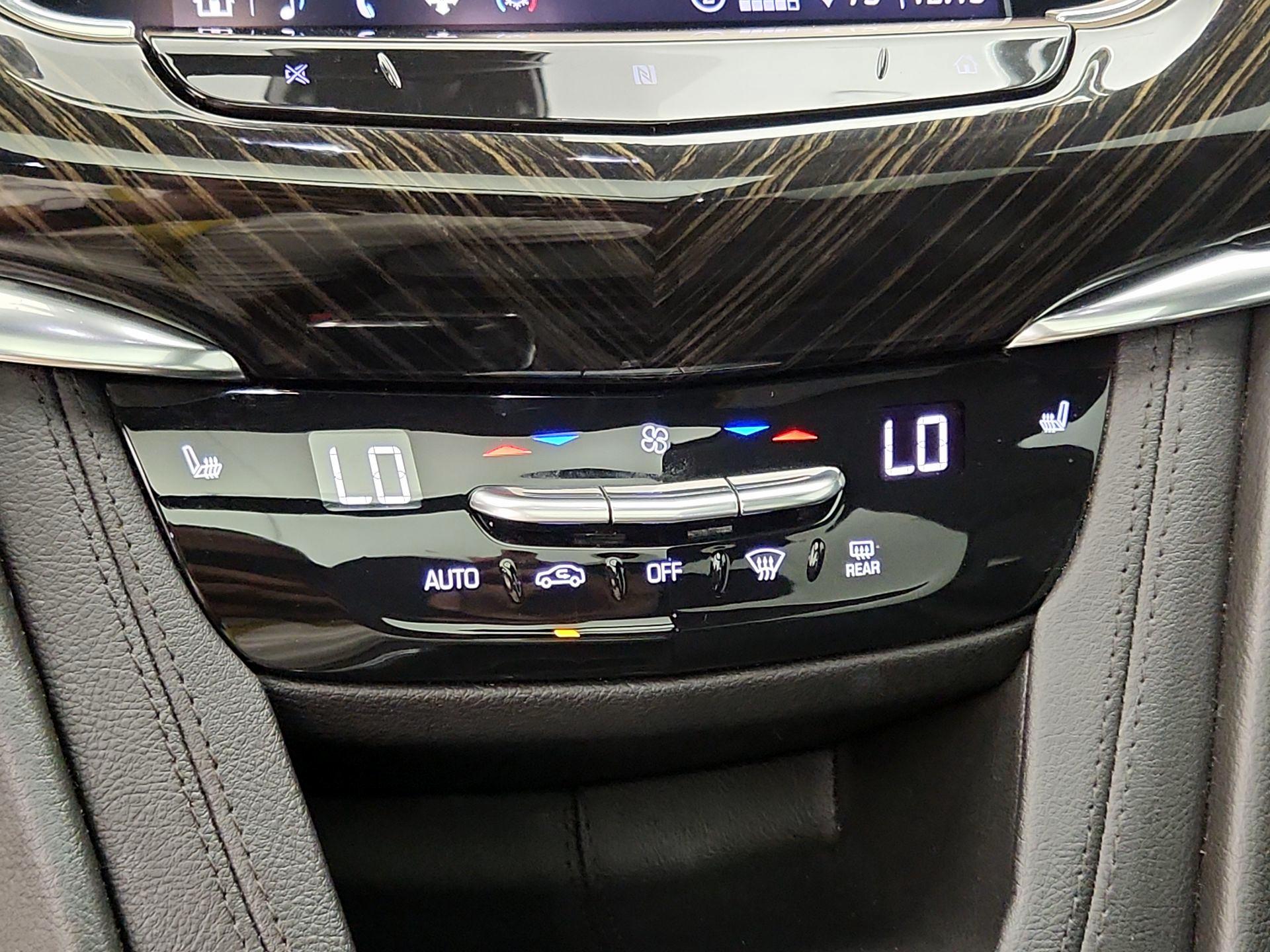 Thumbnail: 2020 Cadillac XT6 - 16