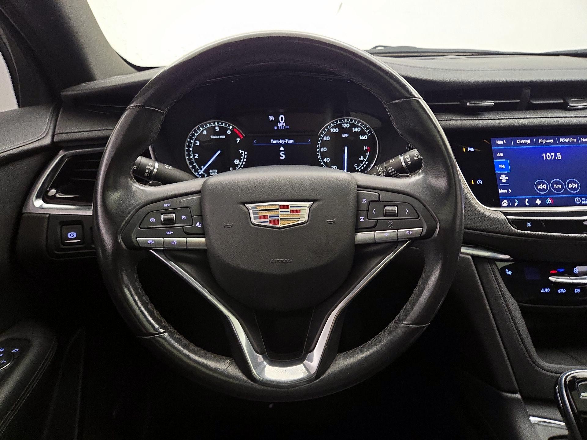 Thumbnail: 2022 Cadillac XT6 - 10