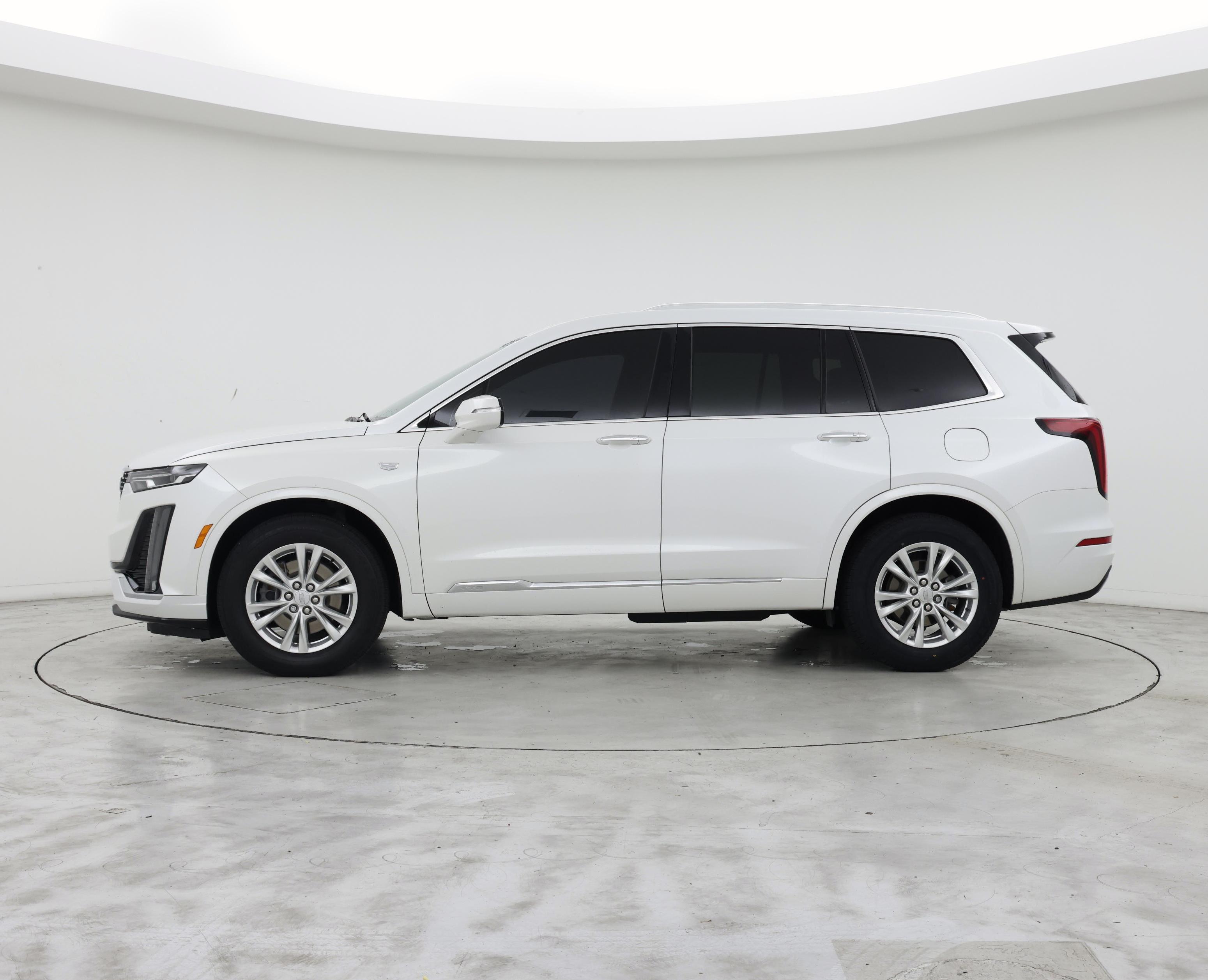 Thumbnail: 2022 Cadillac XT6 - 3