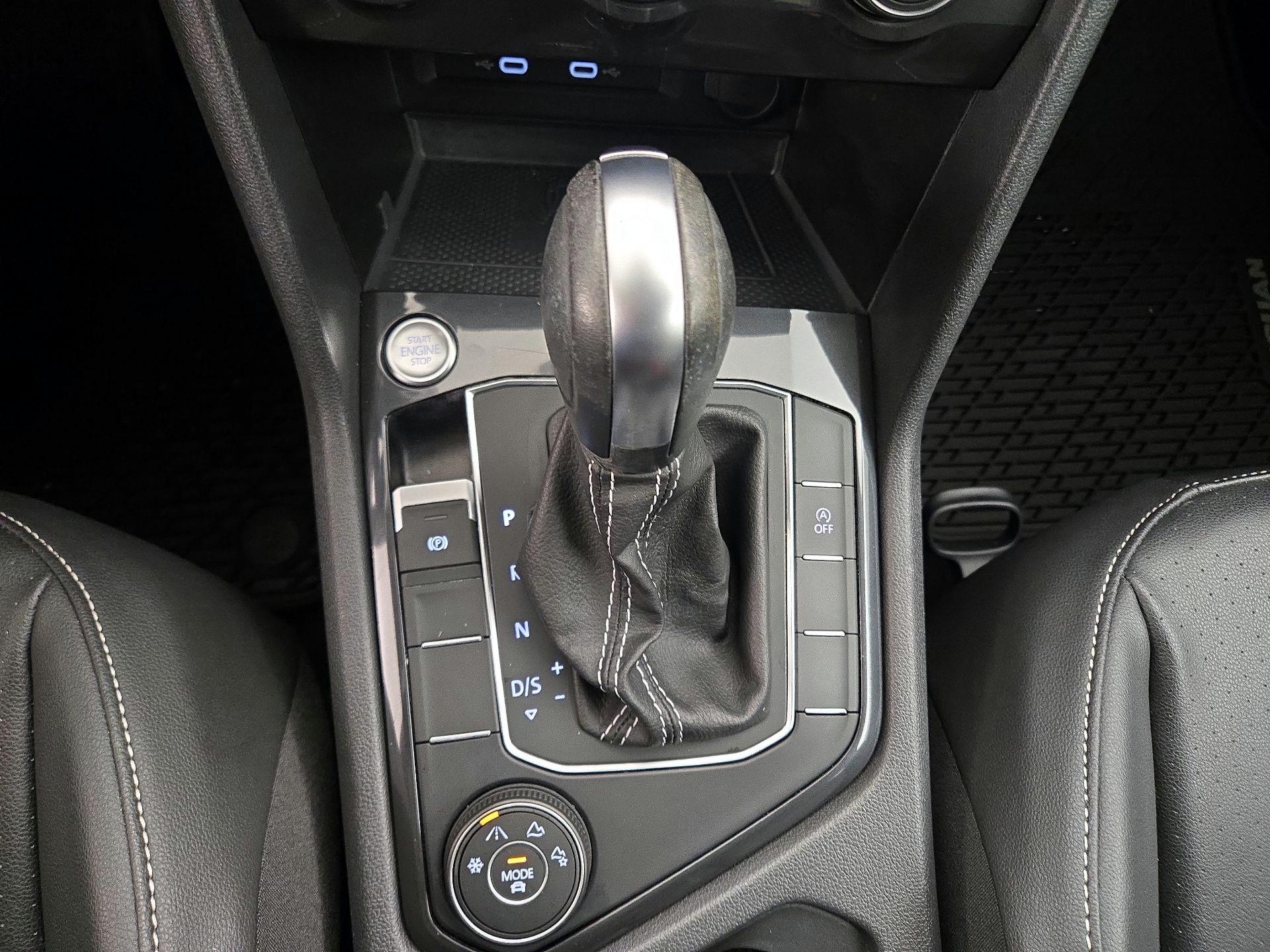 Thumbnail: 2021 Volkswagen Tiguan - 17