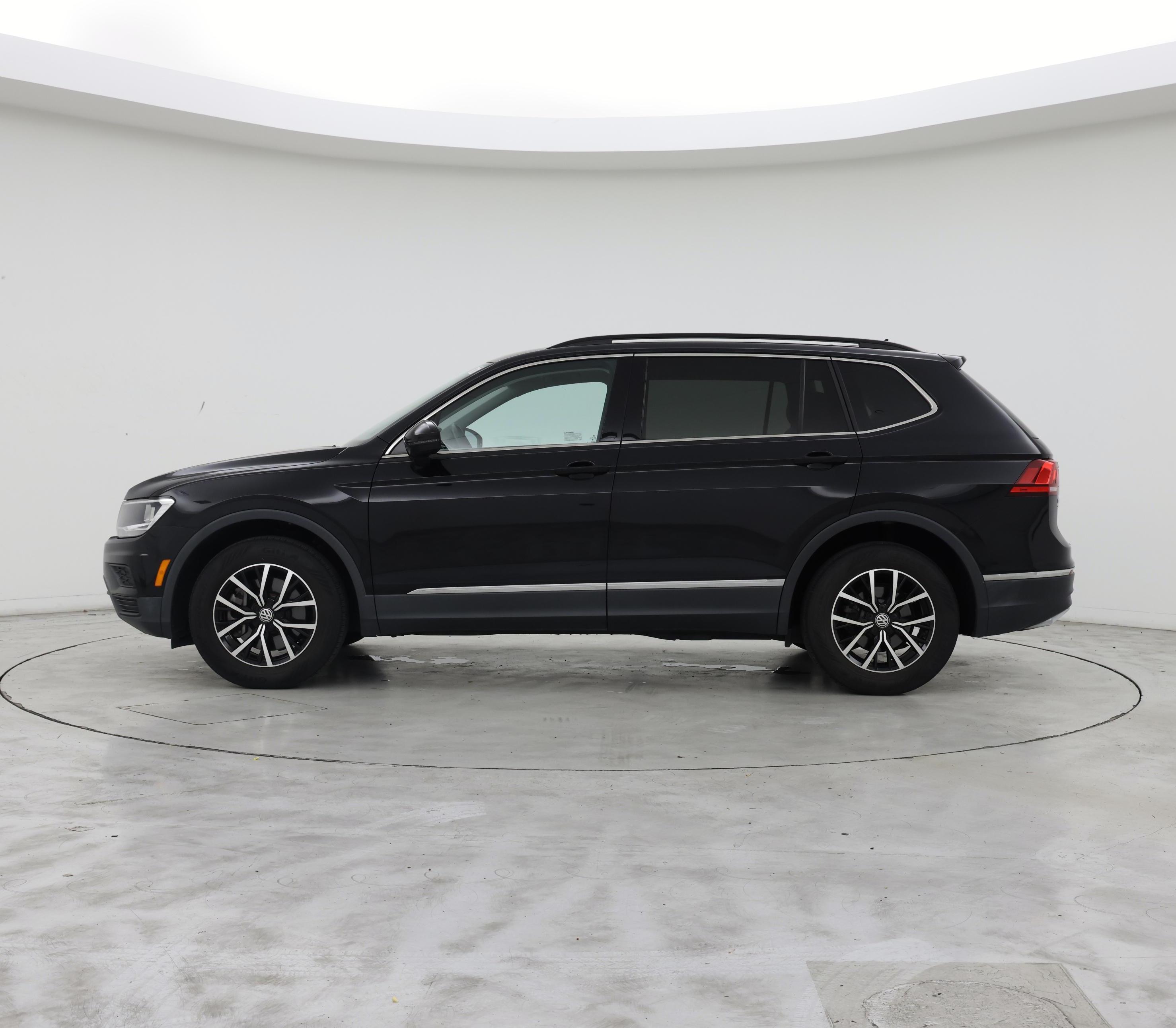 Thumbnail: 2021 Volkswagen Tiguan - 3