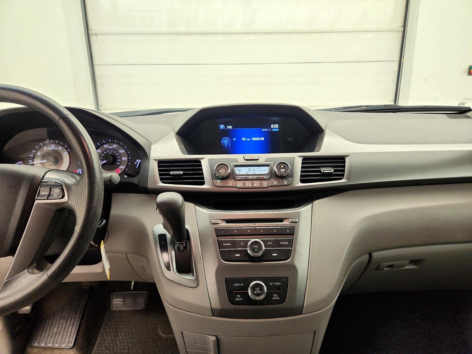 Thumbnail: 2015 Honda Odyssey - 9
