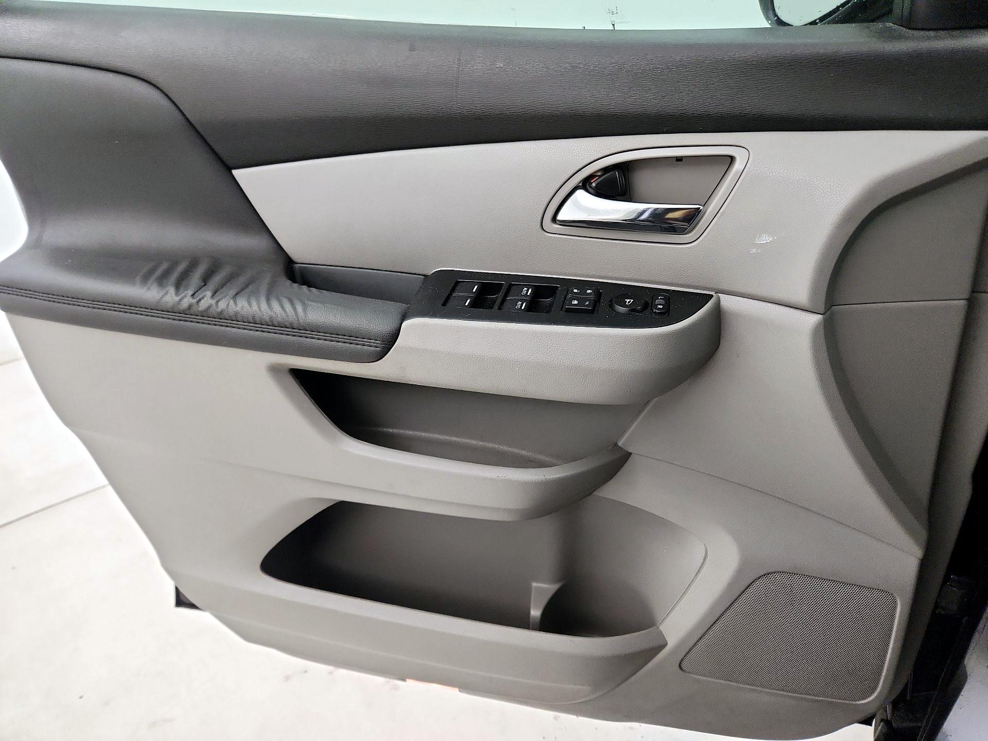 Thumbnail: 2015 Honda Odyssey - 12
