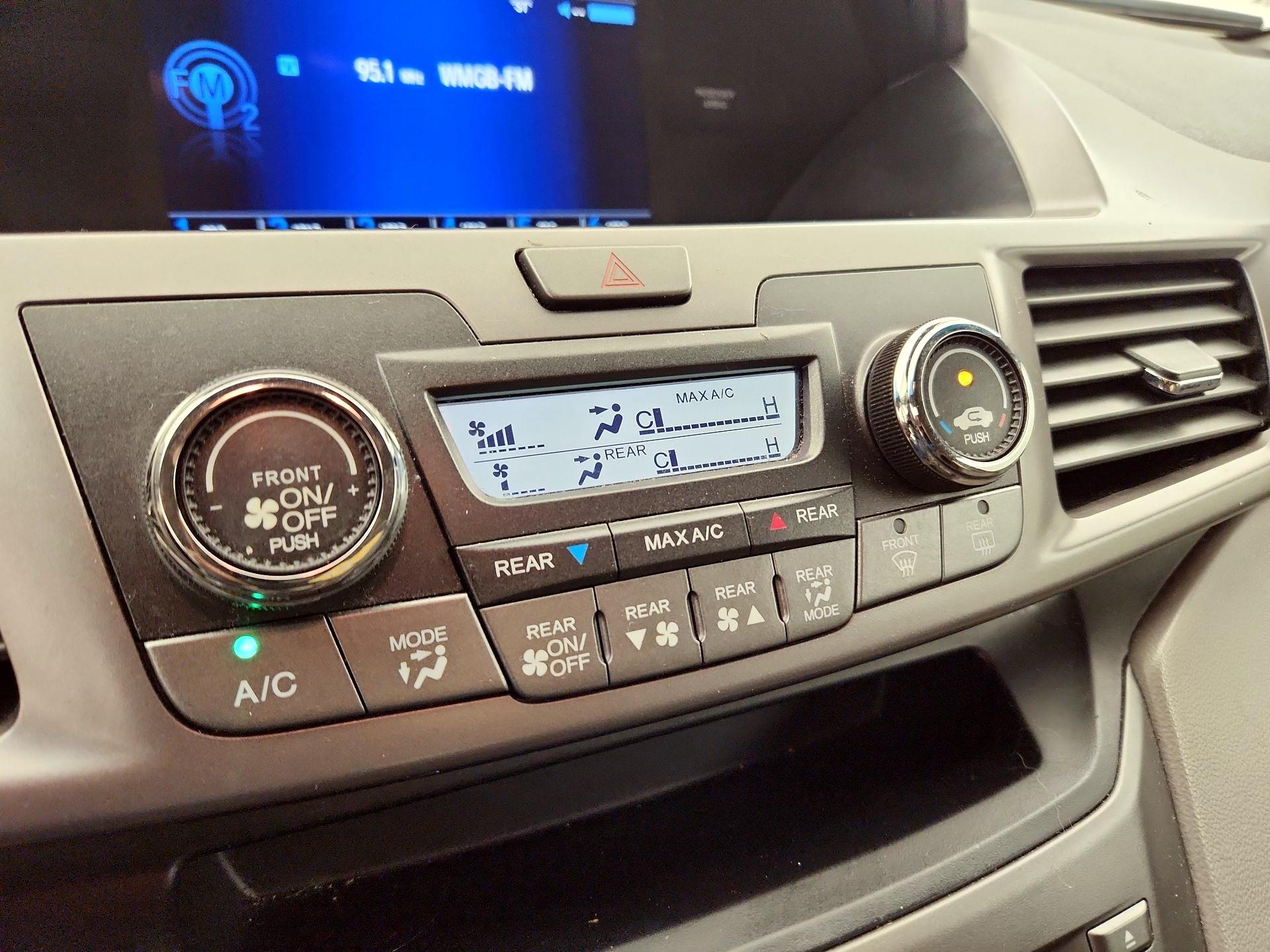 Thumbnail: 2015 Honda Odyssey - 16