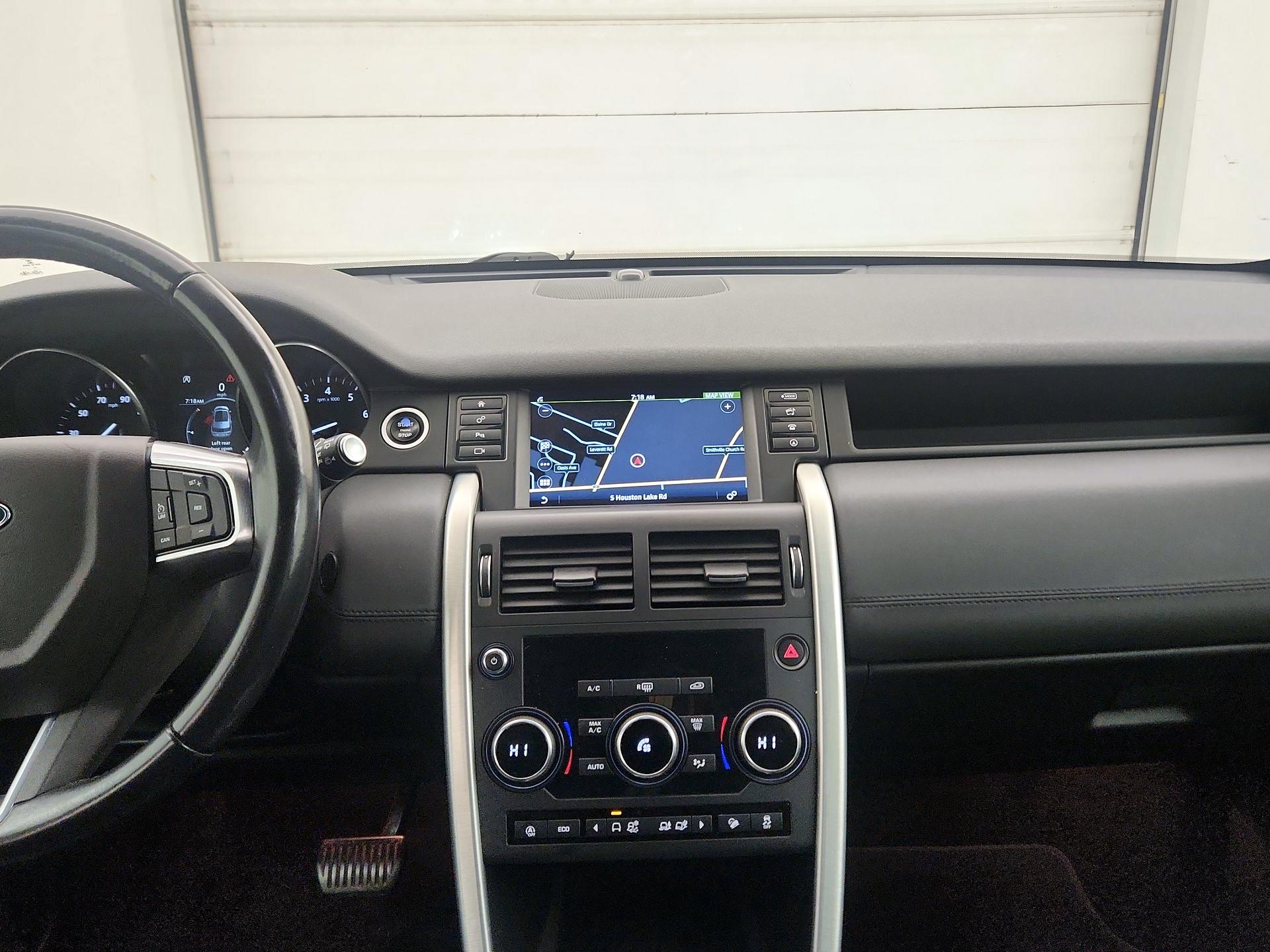 Thumbnail: 2018 Land Rover Discovery Sport - 9