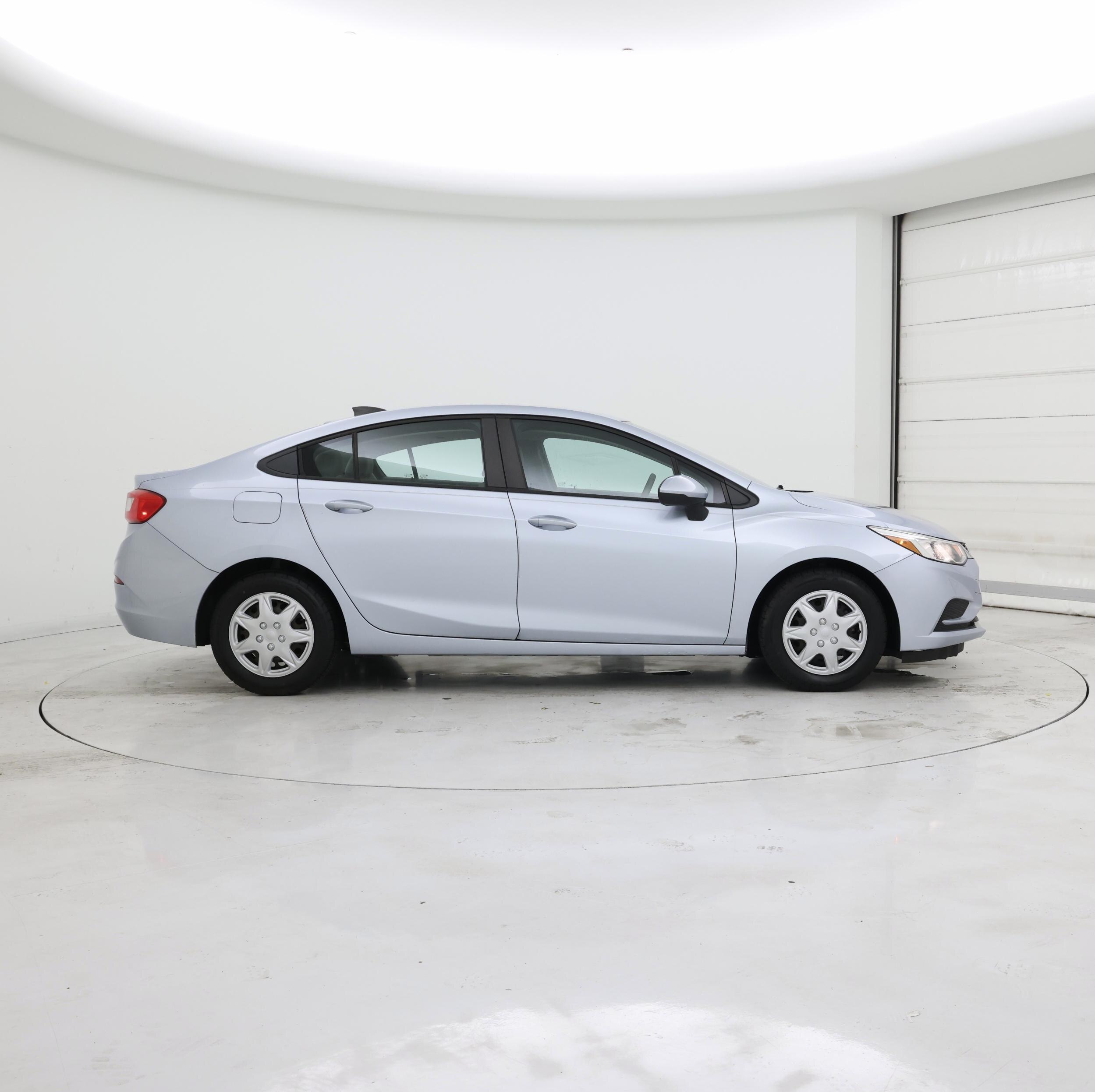Thumbnail: 2017 Chevrolet Cruze - 7