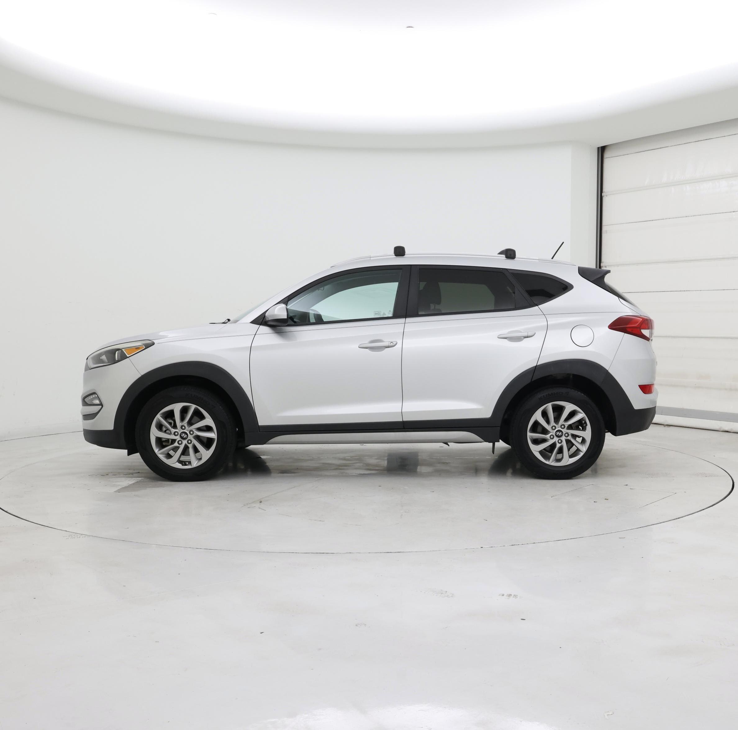 Thumbnail: 2017 Hyundai Tucson - 3