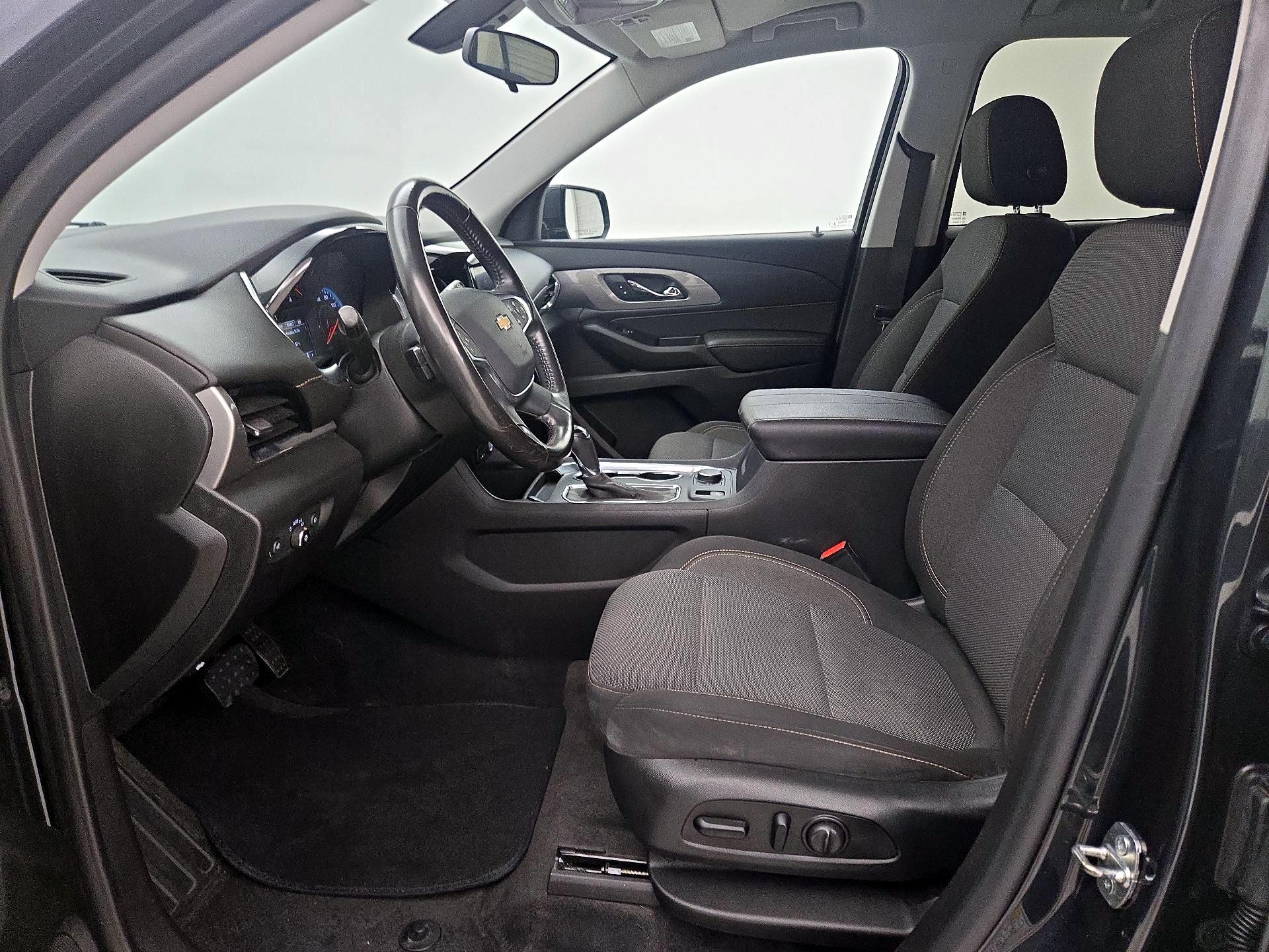 Thumbnail: 2020 Chevrolet Traverse - 11