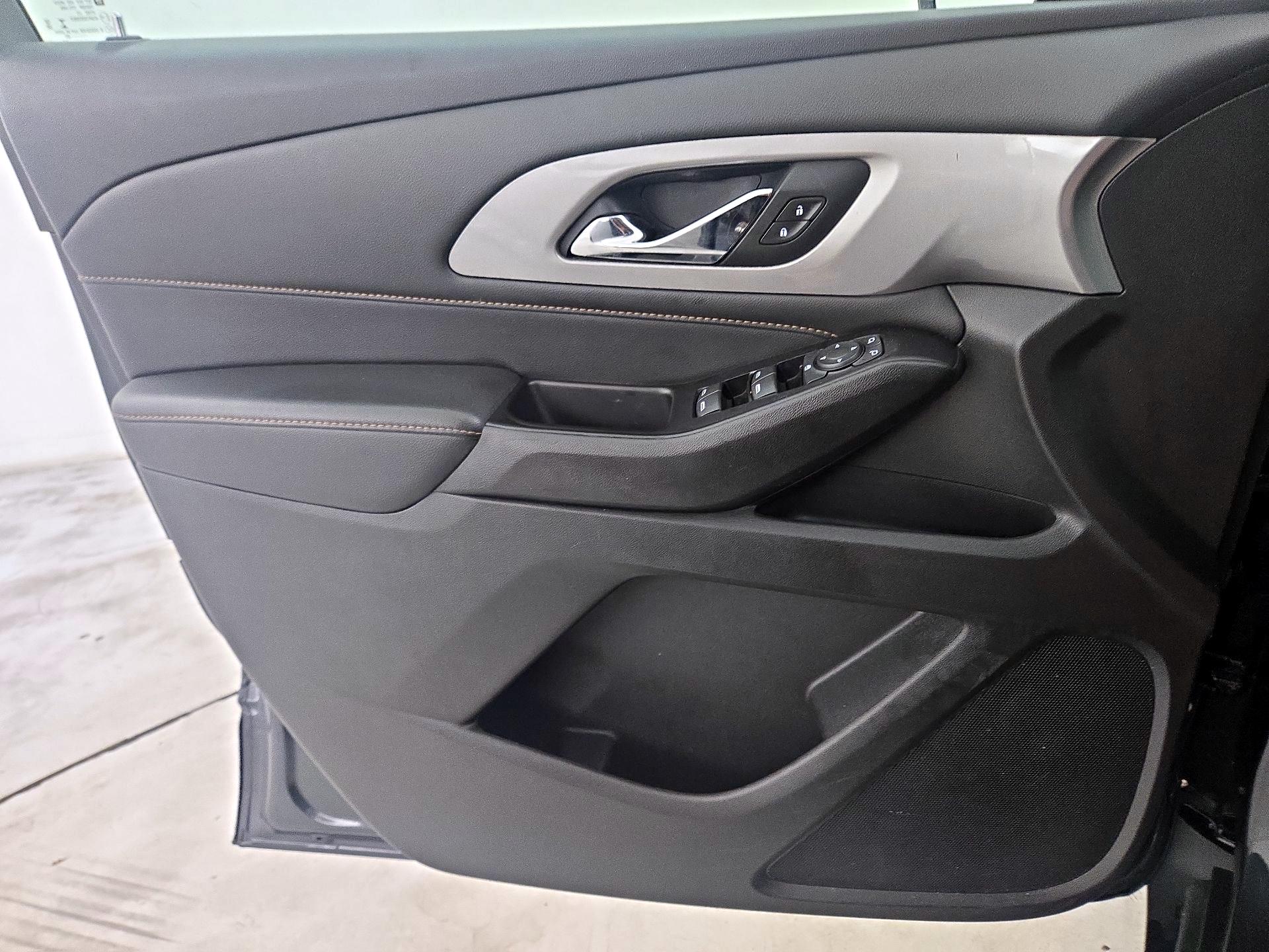 Thumbnail: 2020 Chevrolet Traverse - 12