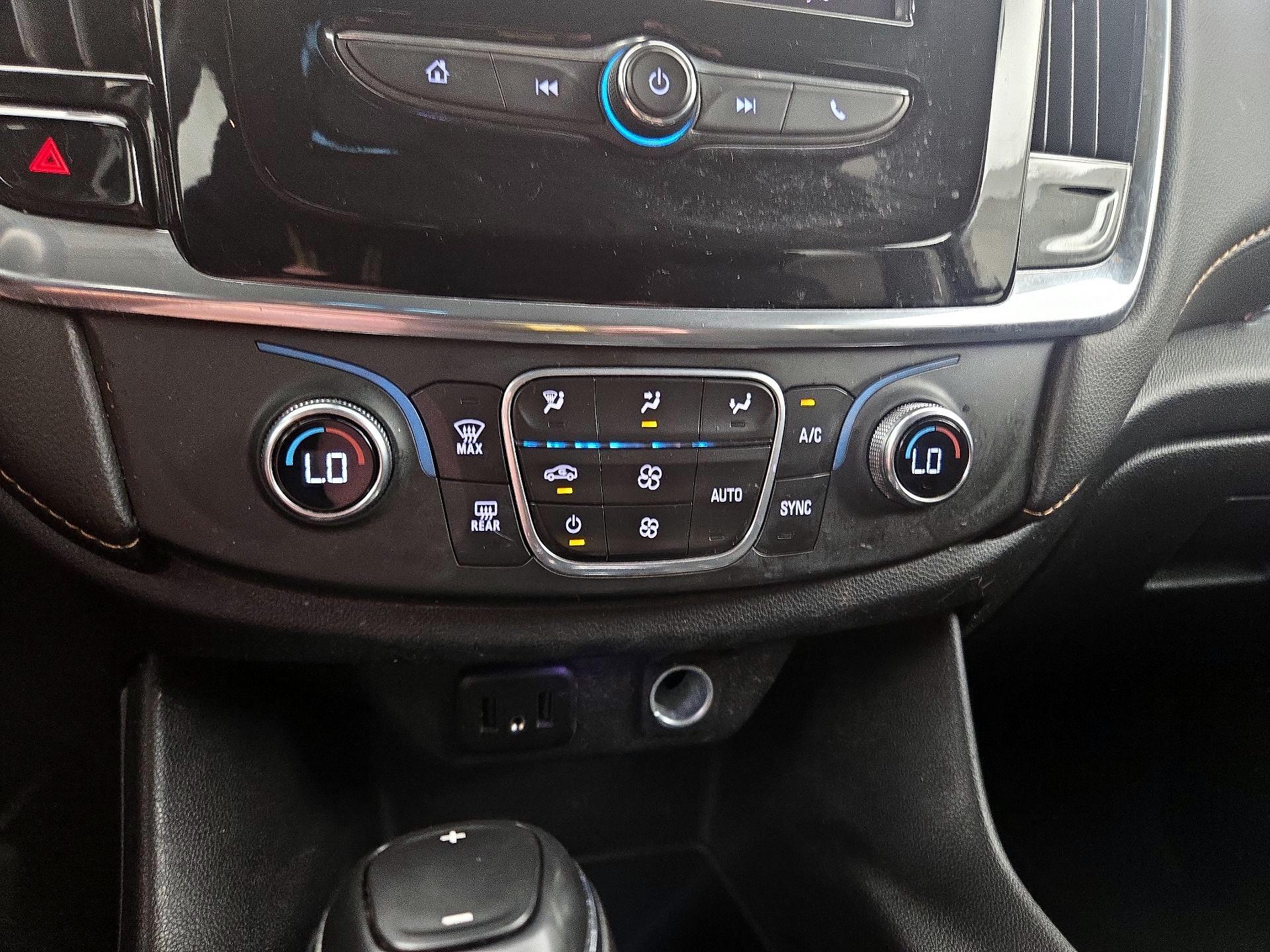 Thumbnail: 2020 Chevrolet Traverse - 16