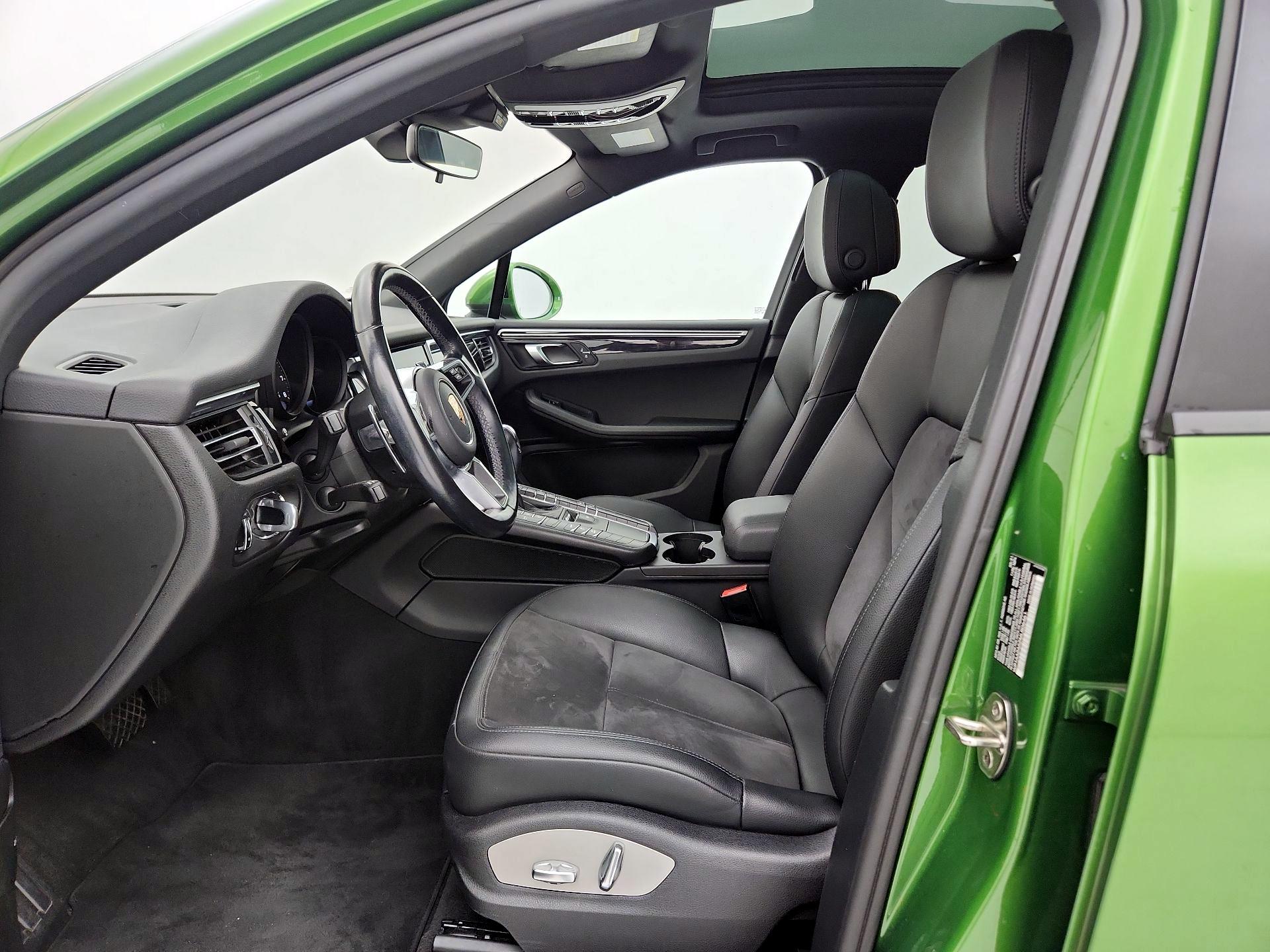 Thumbnail: 2021 Porsche Macan - 11