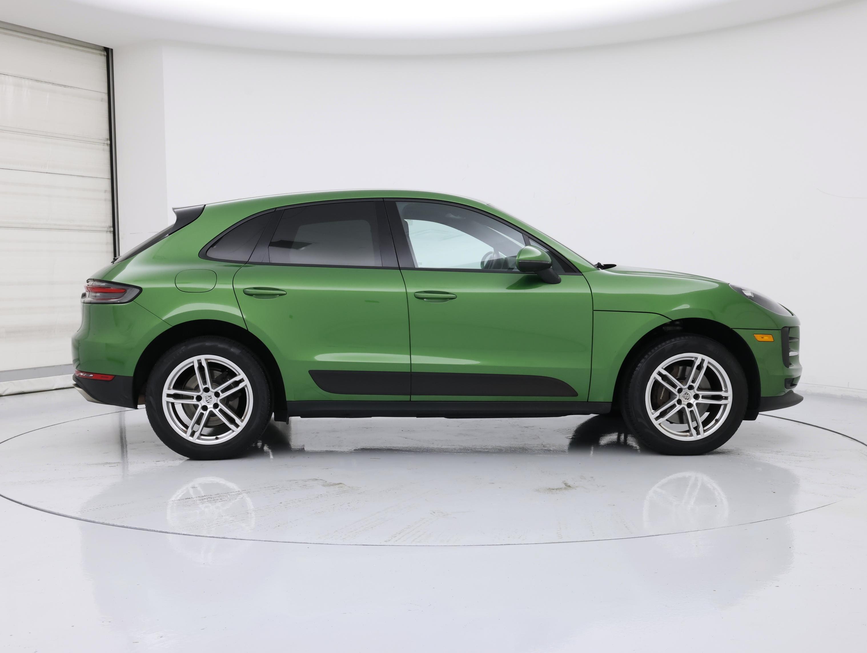 Thumbnail: 2021 Porsche Macan - 7