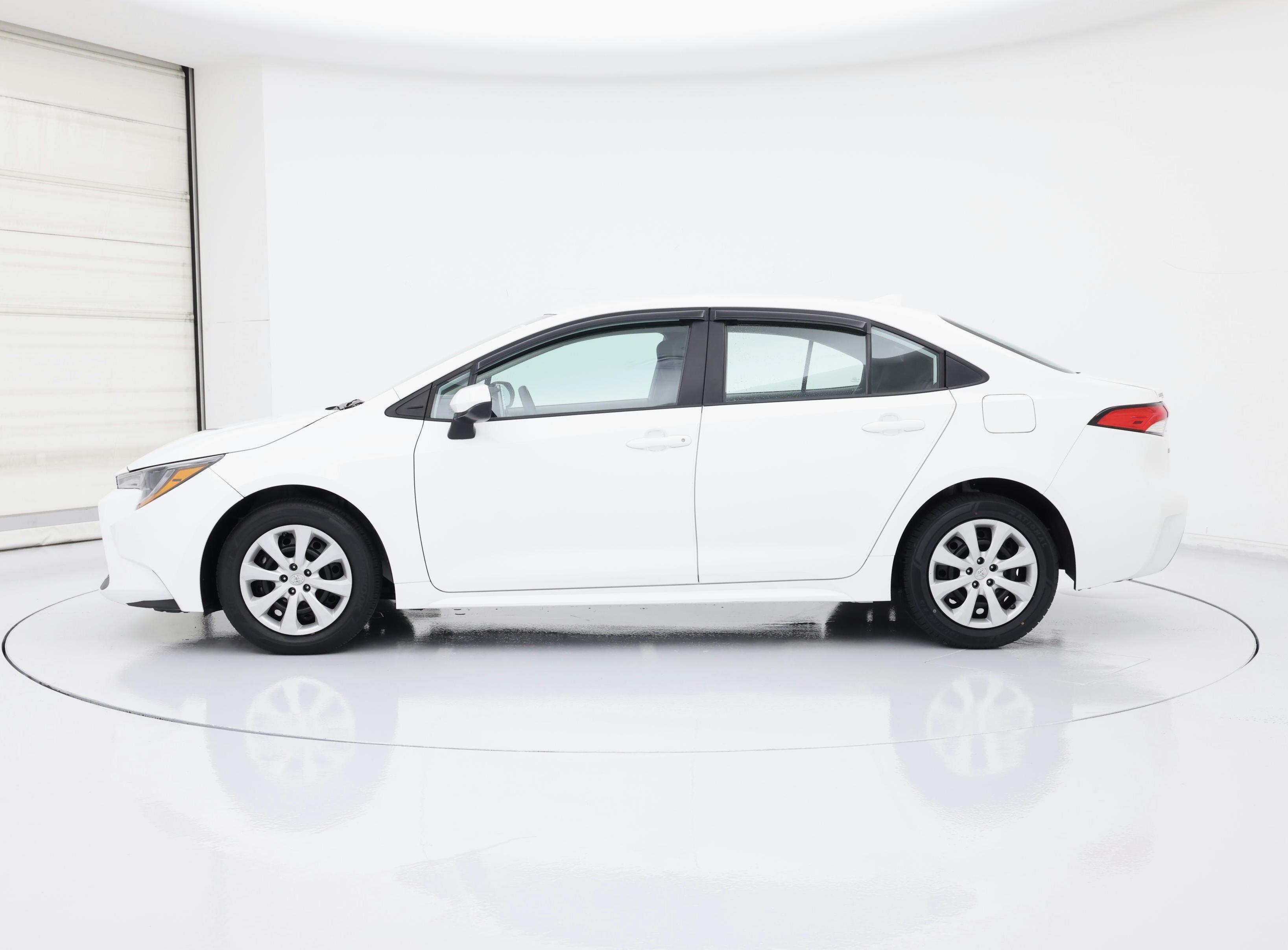 Thumbnail: 2021 Toyota Corolla - 3
