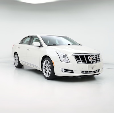 White 2015 Cadillac XTS Luxury