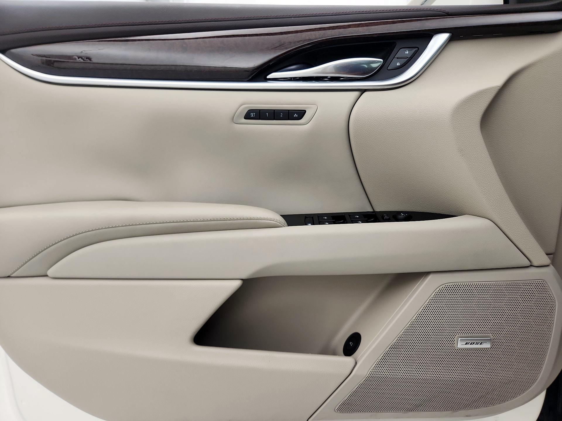 Thumbnail: 2015 Cadillac XTS - 12