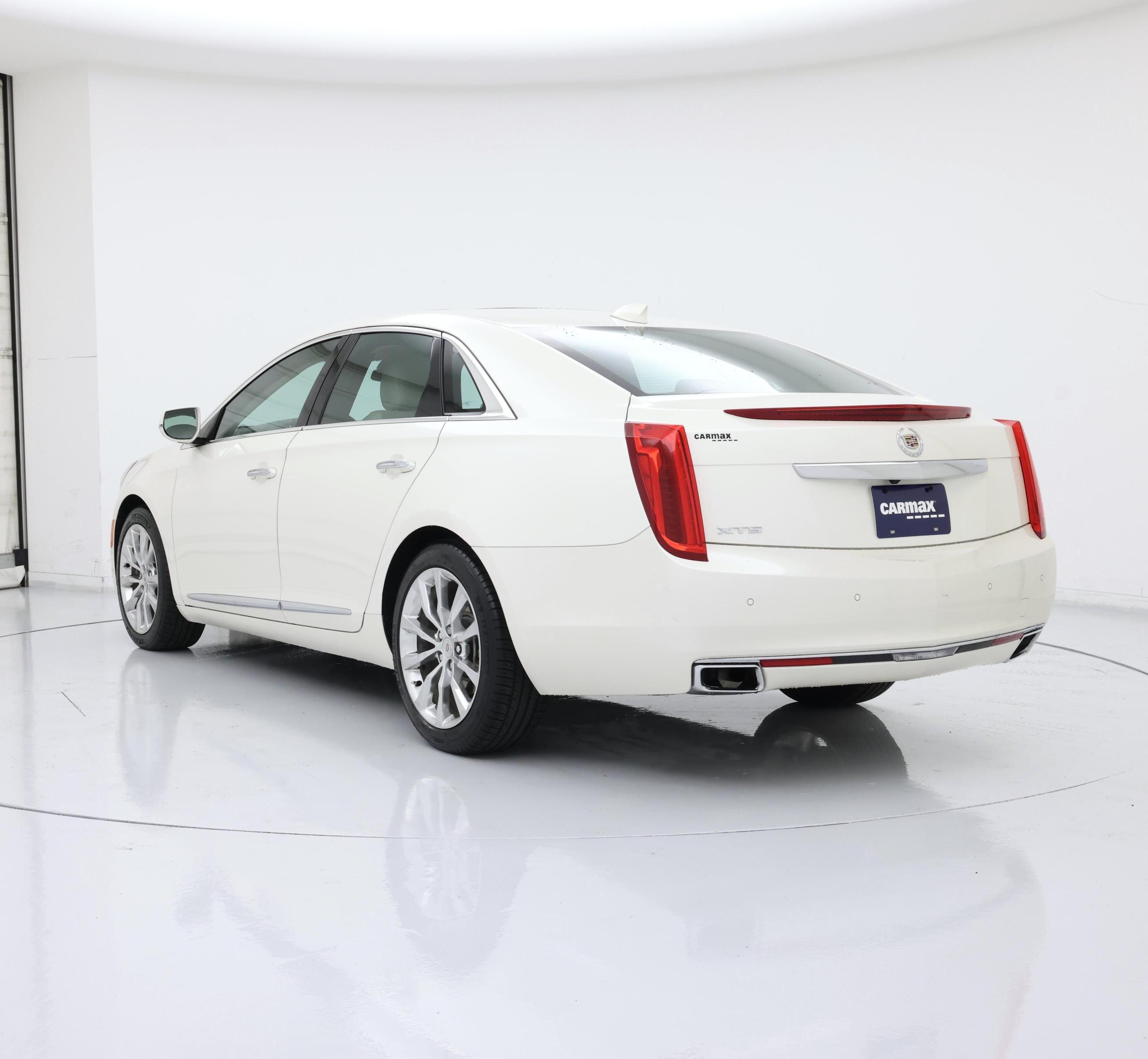 Thumbnail: 2015 Cadillac XTS - 2