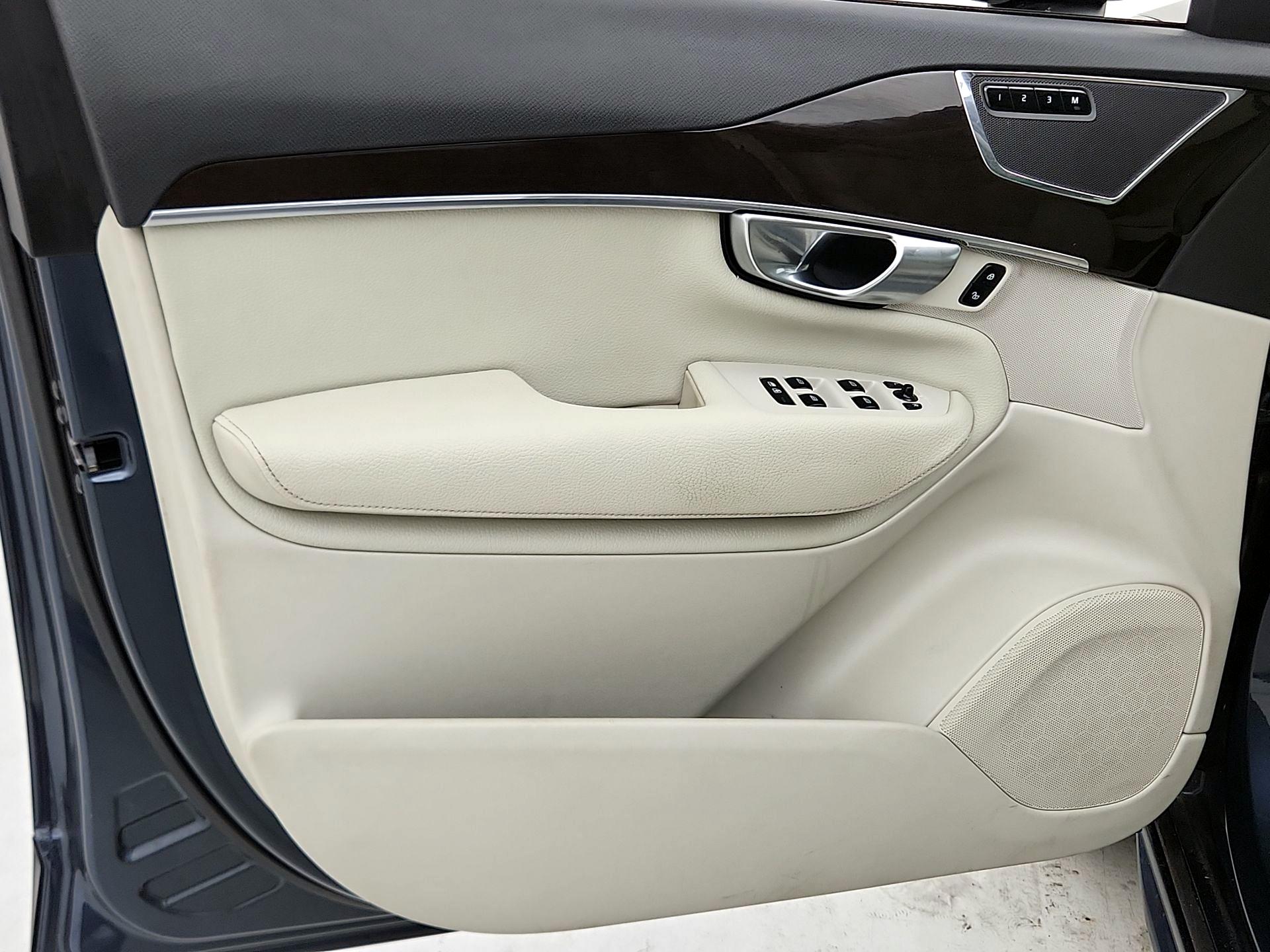 Thumbnail: 2019 Volvo XC90 - 12