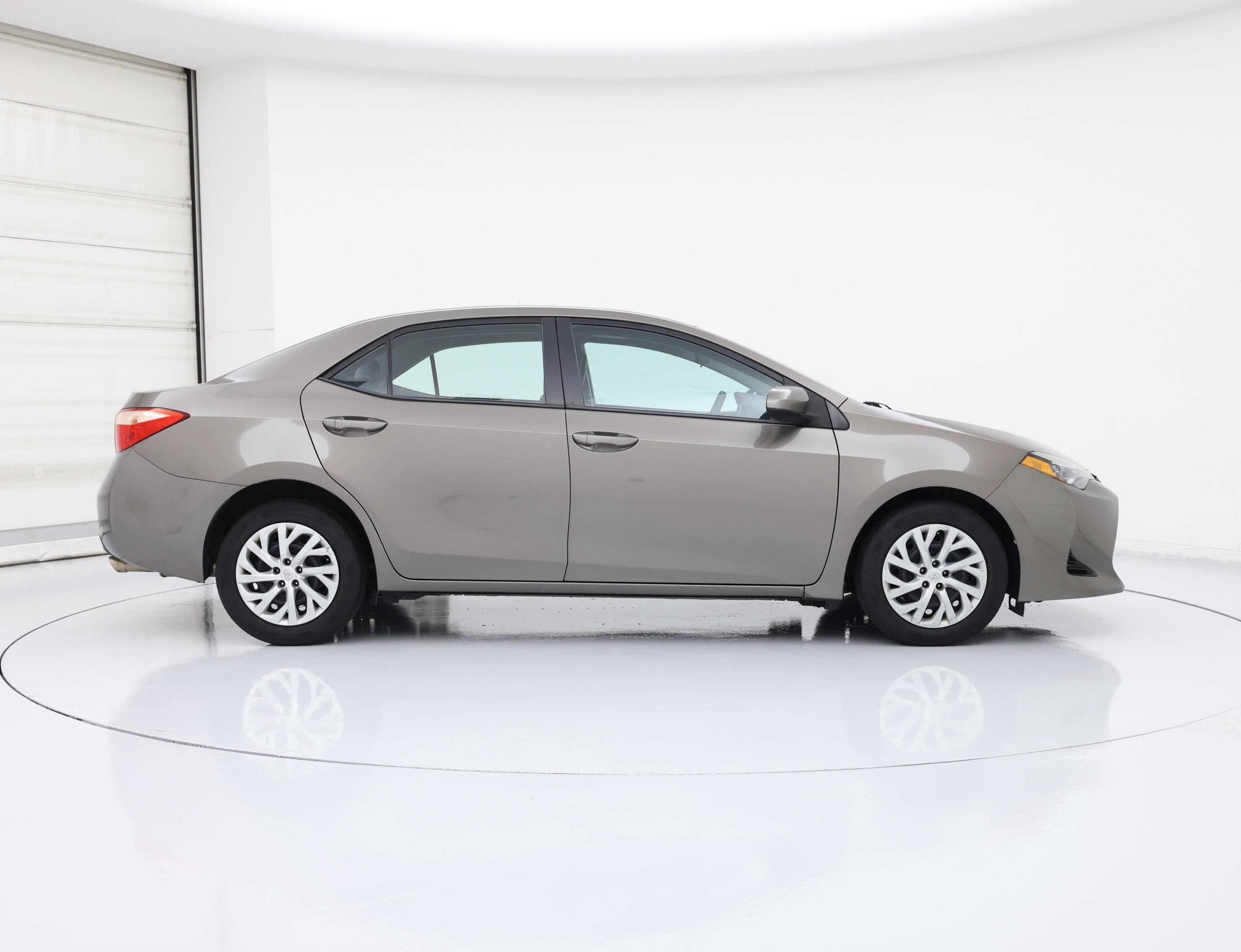 Thumbnail: 2017 Toyota Corolla - 7
