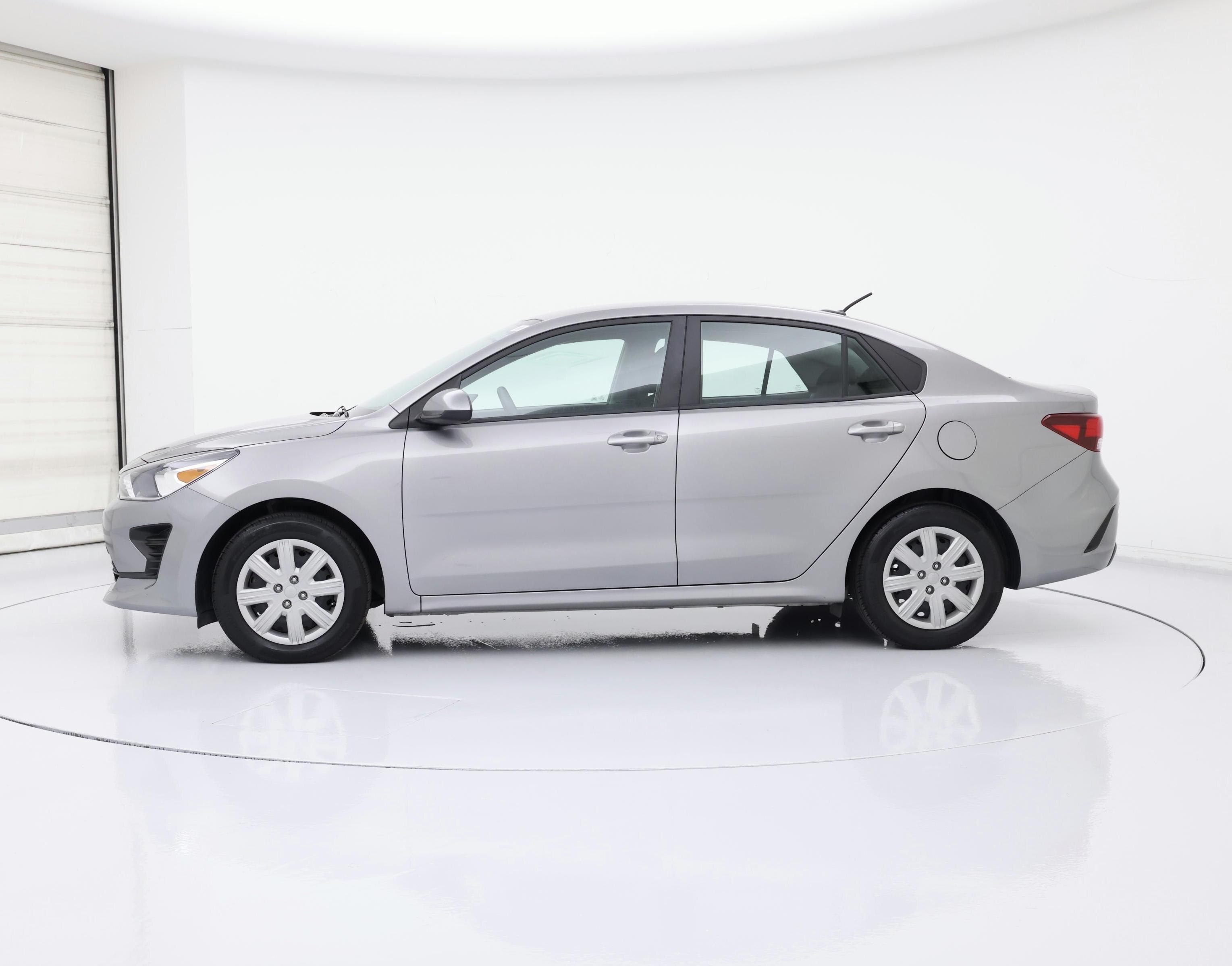Thumbnail: 2023 Kia Rio - 3