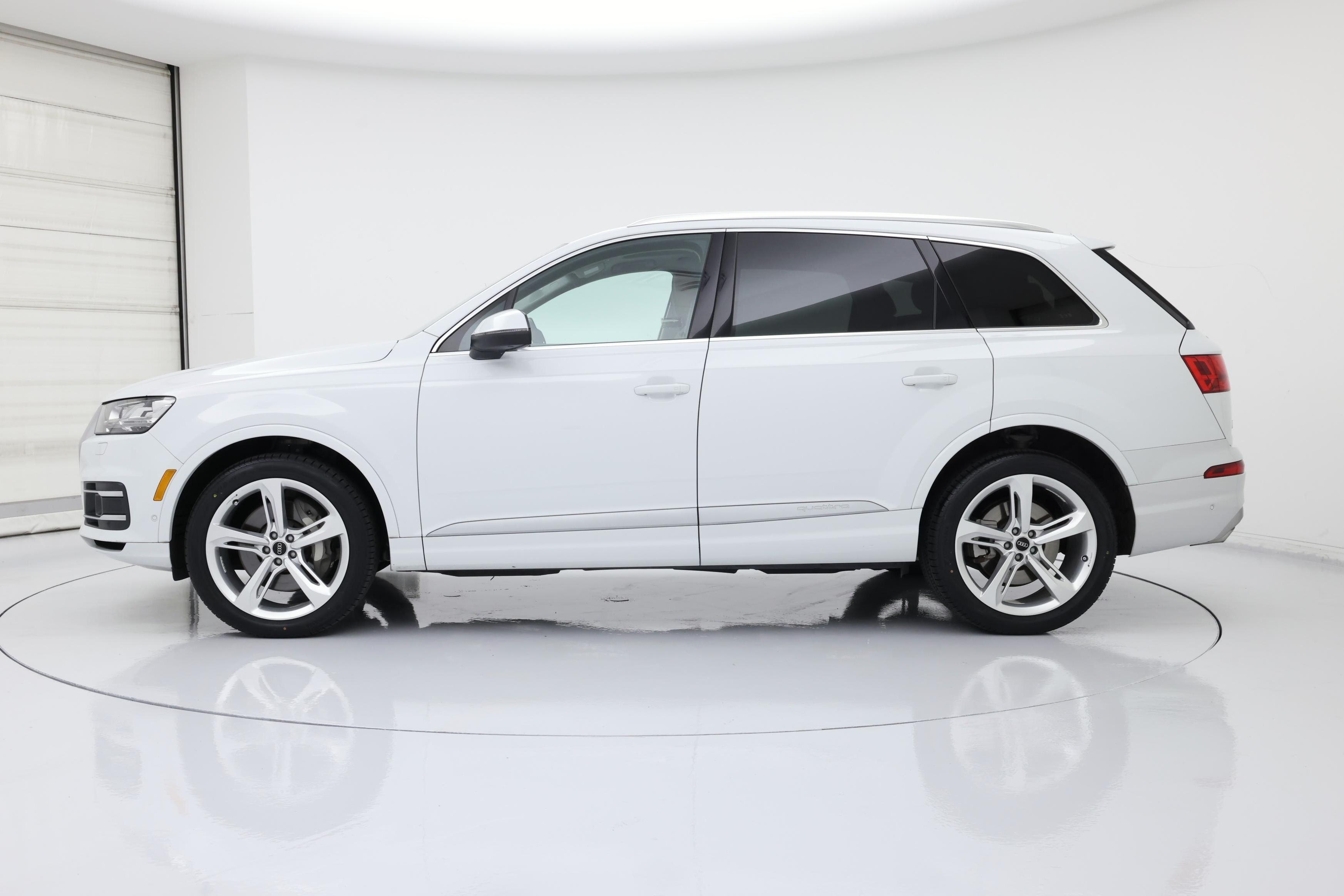 Thumbnail: 2019 Audi Q7 - 3