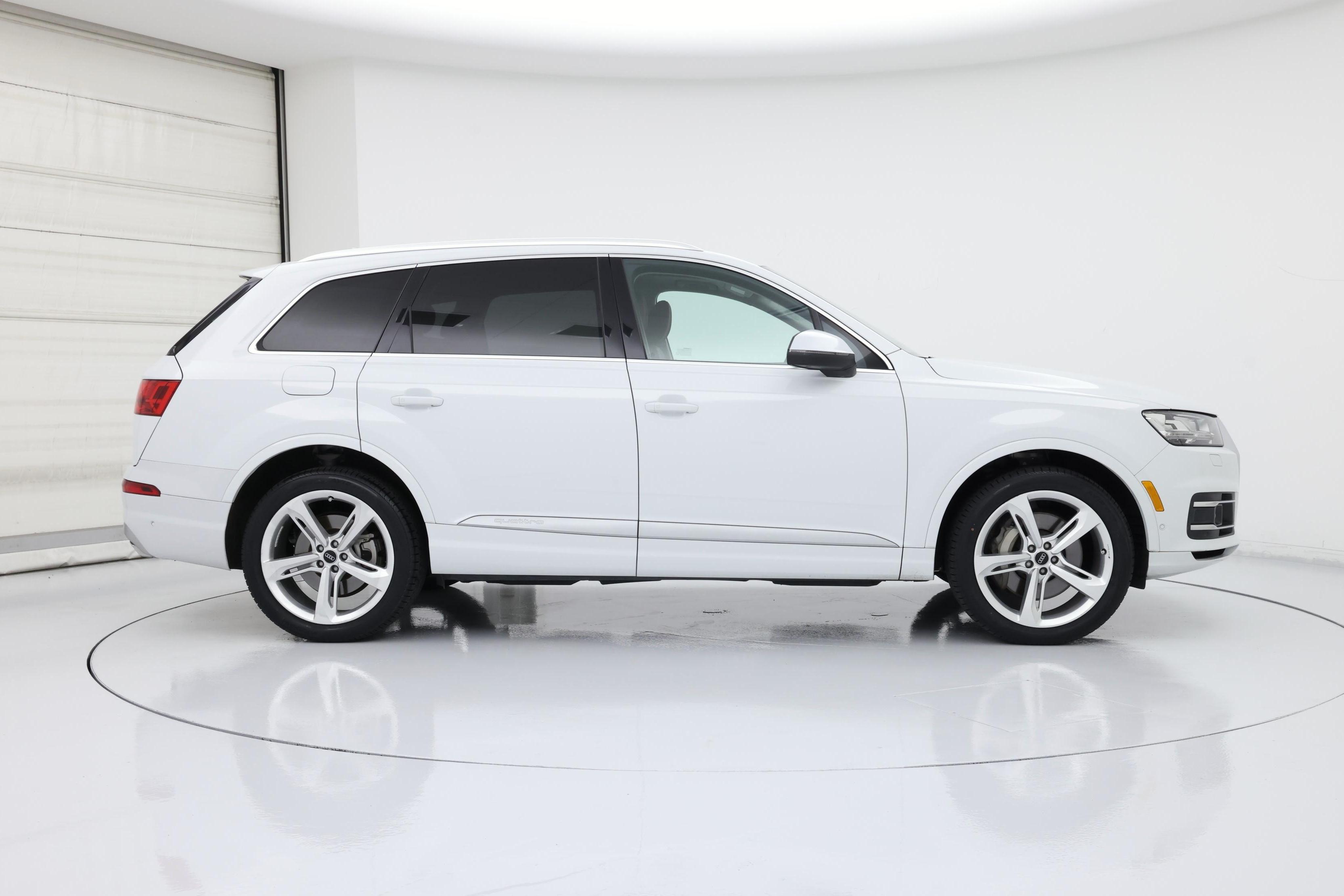 Thumbnail: 2019 Audi Q7 - 7