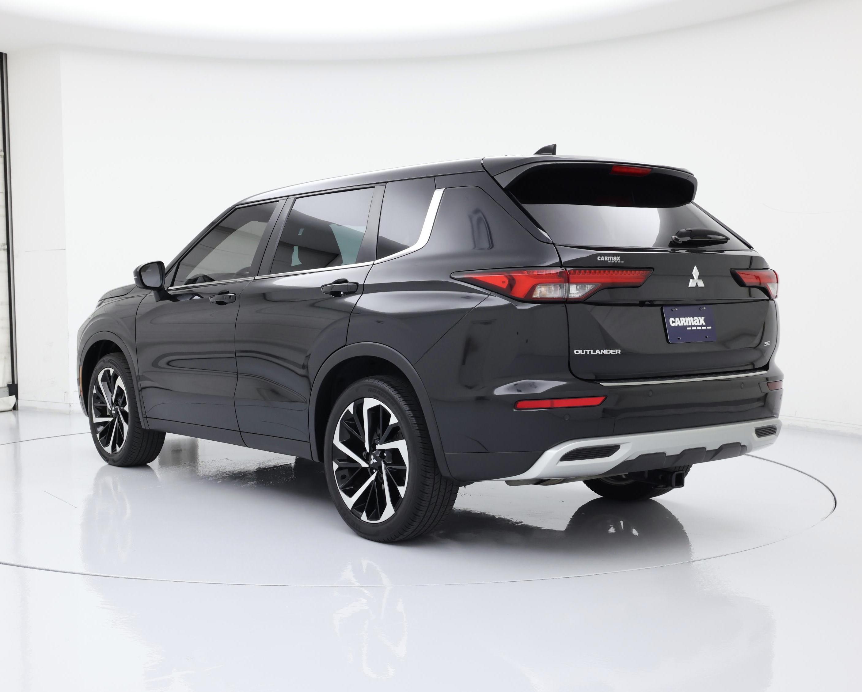 Thumbnail: 2023 Mitsubishi Outlander - 2