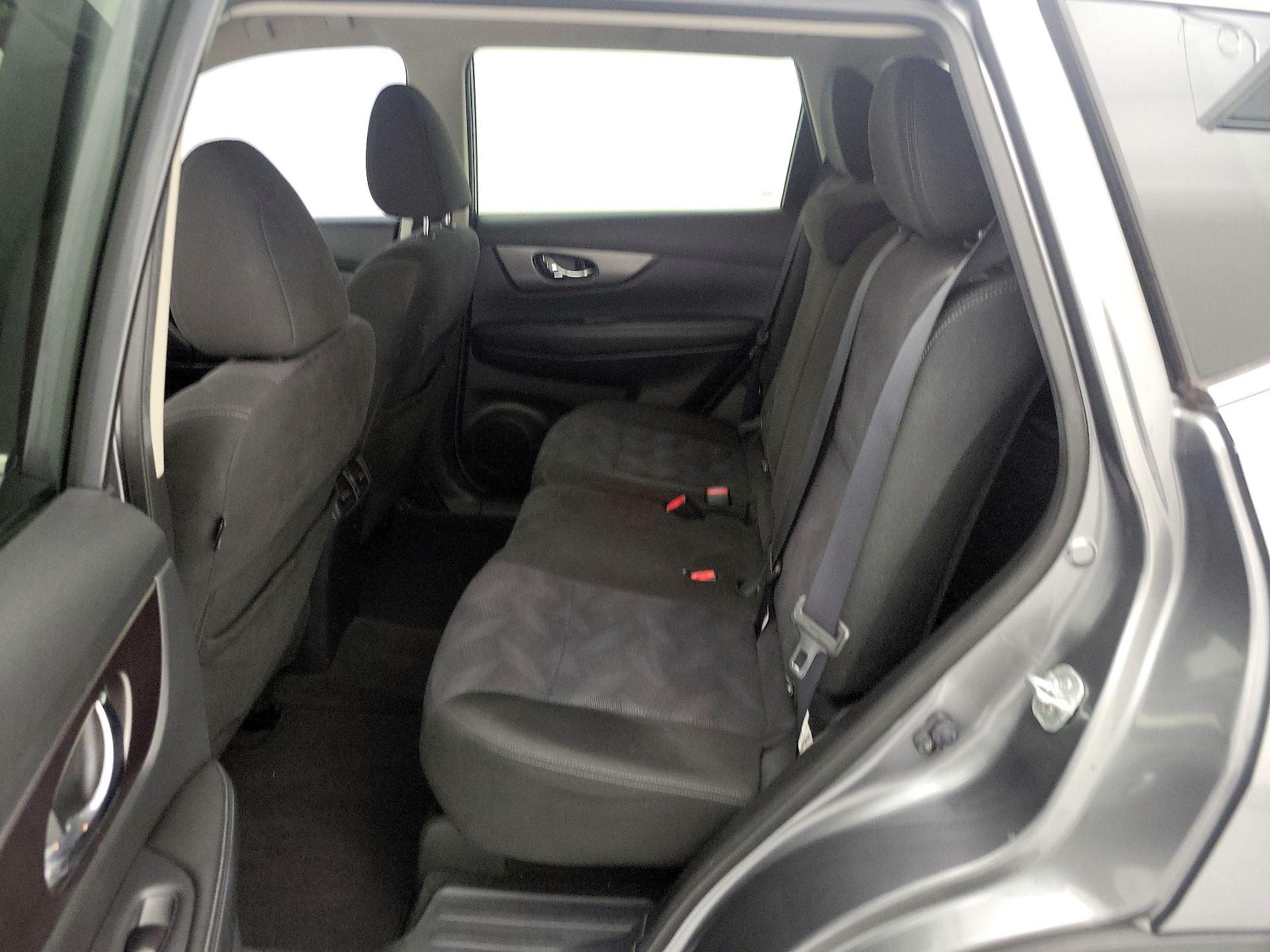 Thumbnail: 2015 Nissan Rogue - 20