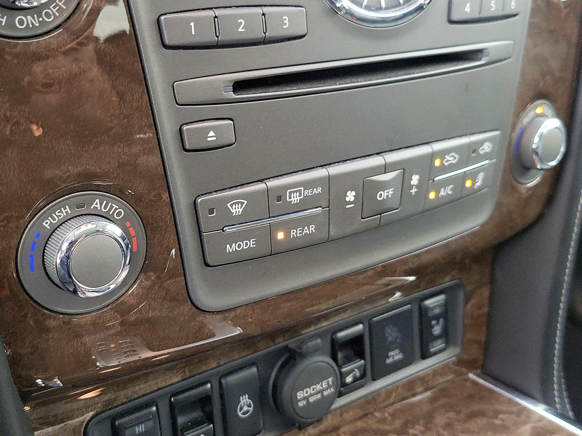 Thumbnail: 2015 INFINITI QX80 - 16